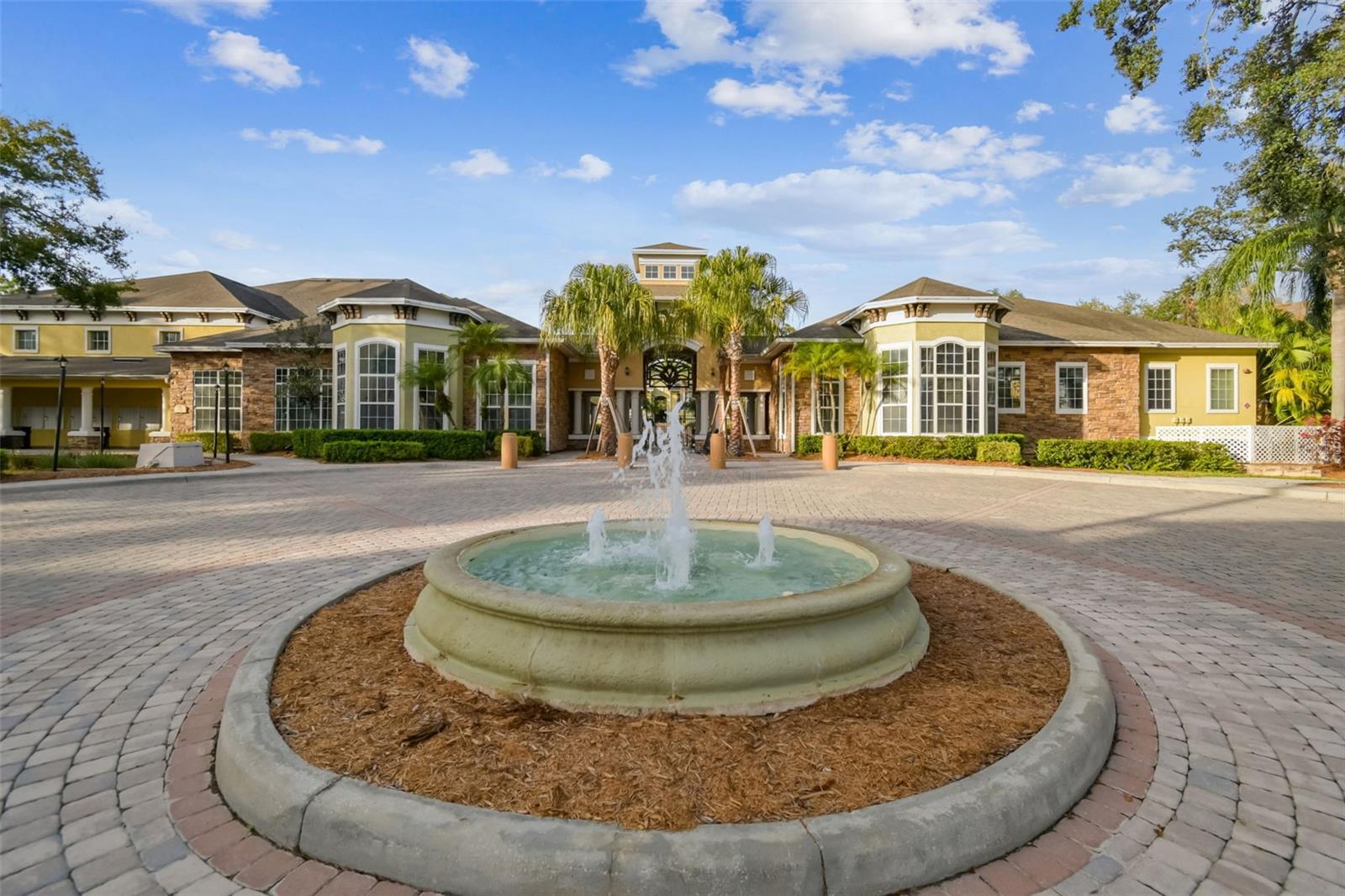 10209 COURTNEY PALMS BLVD #101