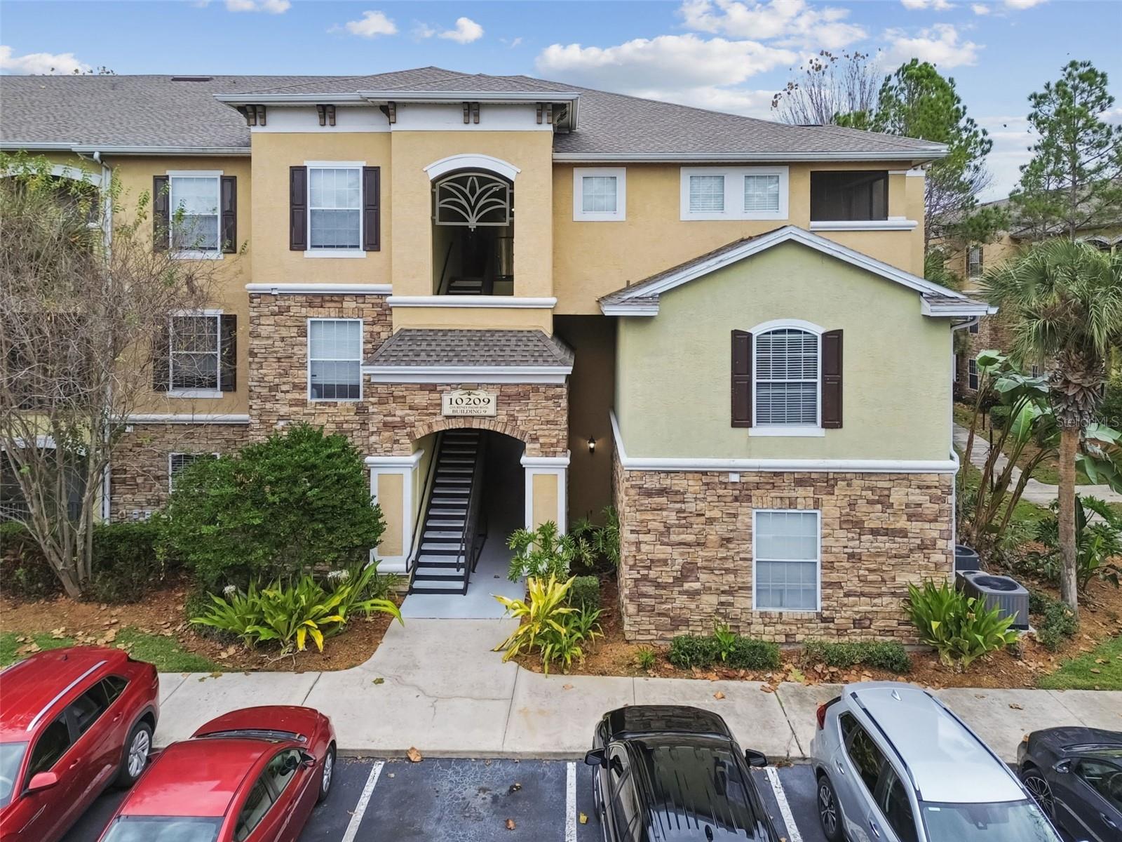 10209 COURTNEY PALMS BLVD #101