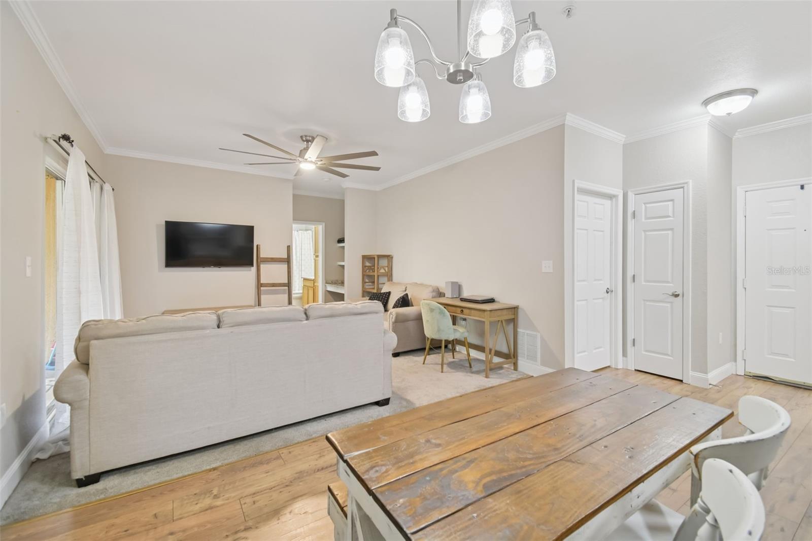 10209 COURTNEY PALMS BLVD #101