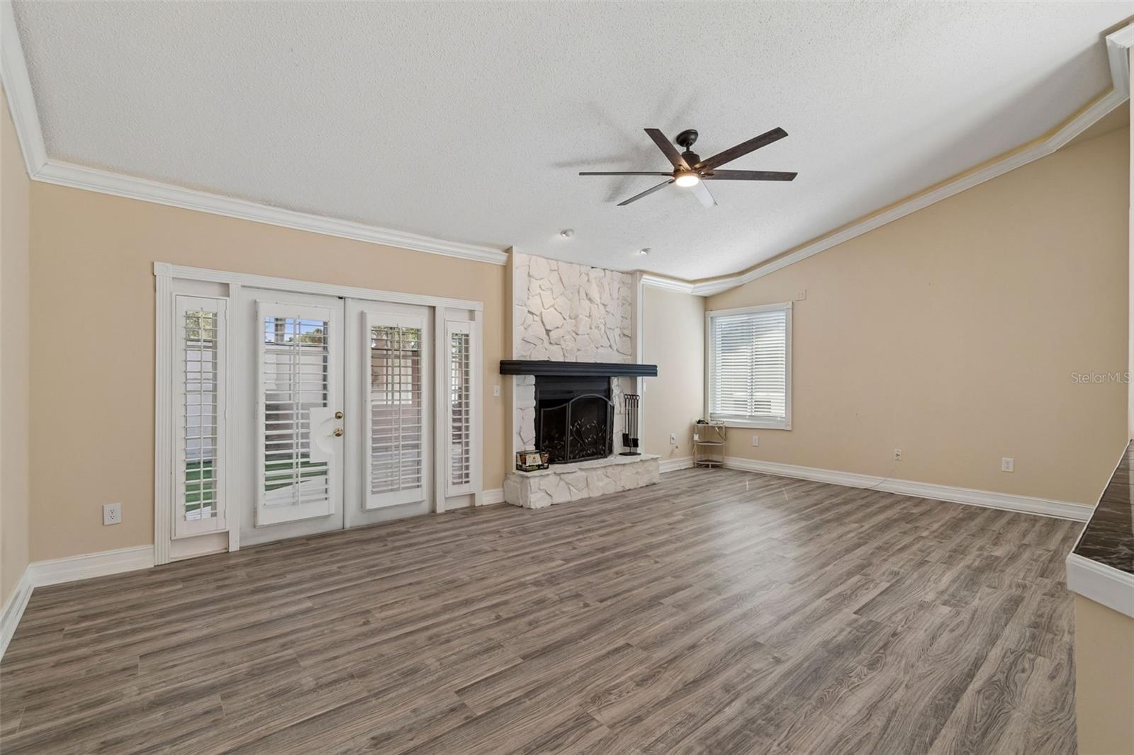 14675 VILLAGE GLEN CIR