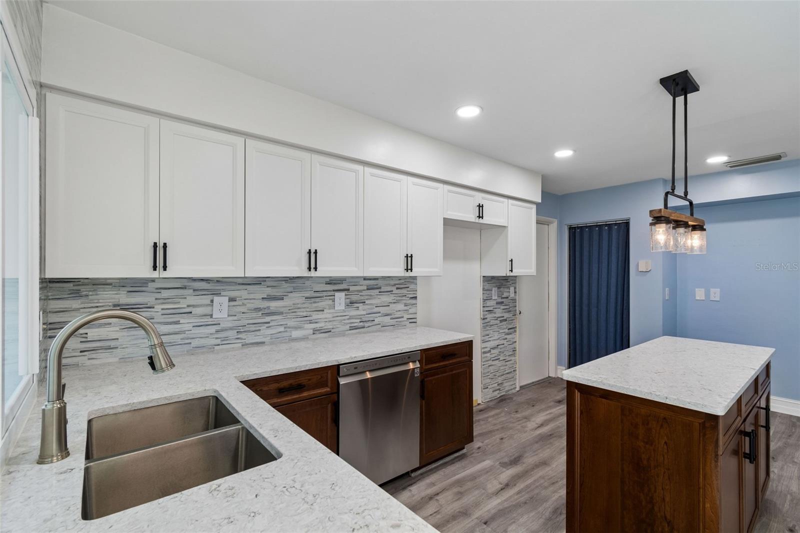 14675 VILLAGE GLEN CIR
