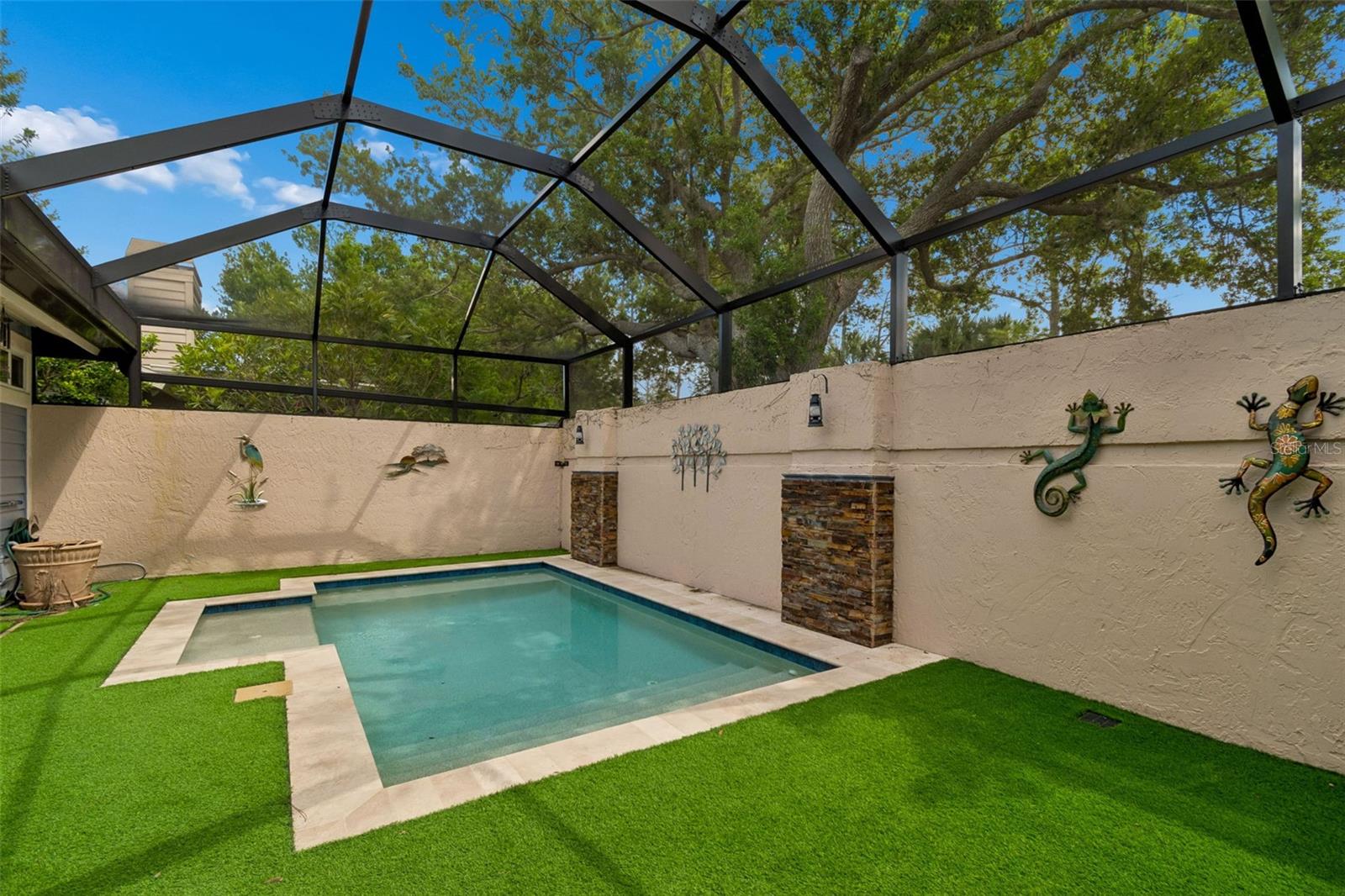 14675 VILLAGE GLEN CIR