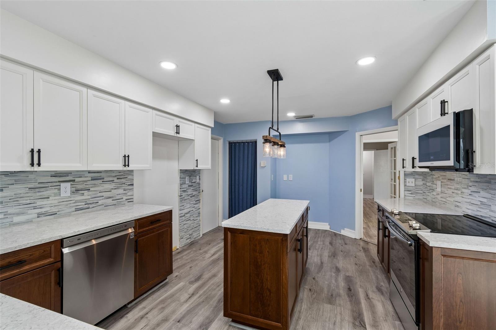 14675 VILLAGE GLEN CIR