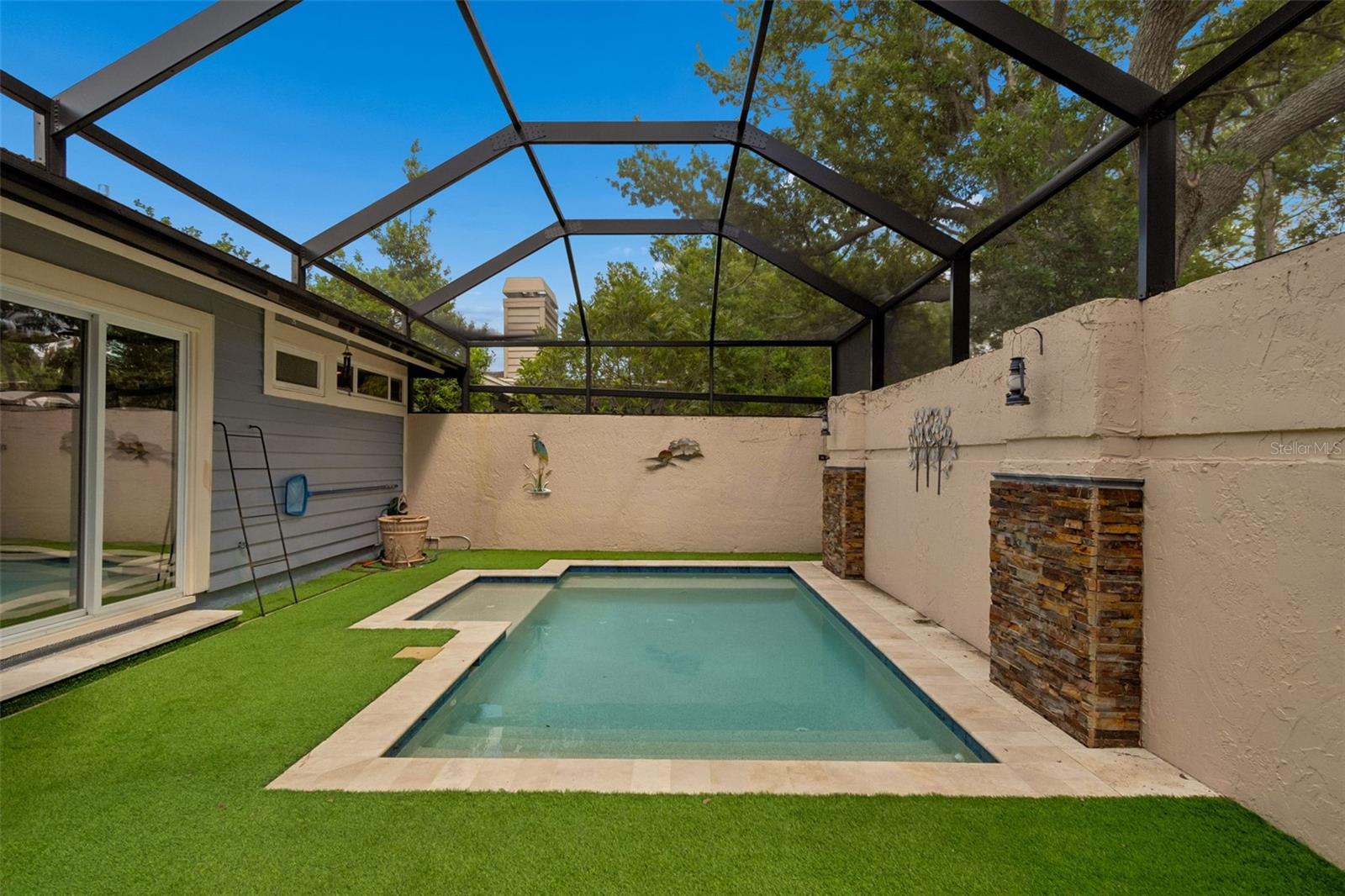 14675 VILLAGE GLEN CIR