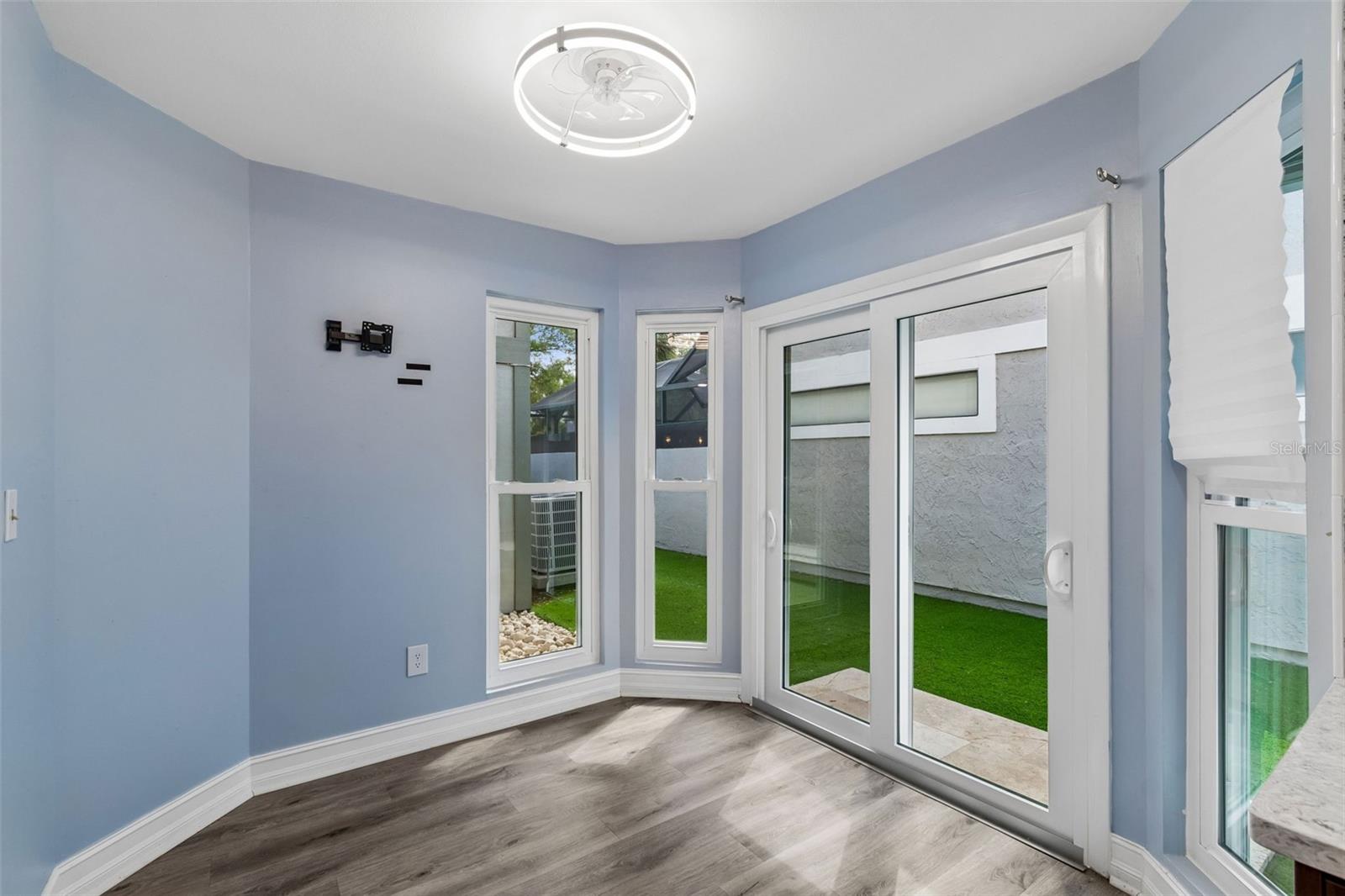14675 VILLAGE GLEN CIR