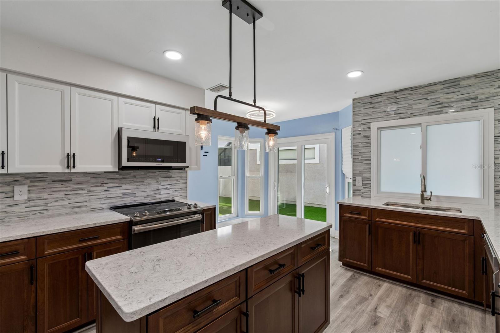 14675 VILLAGE GLEN CIR