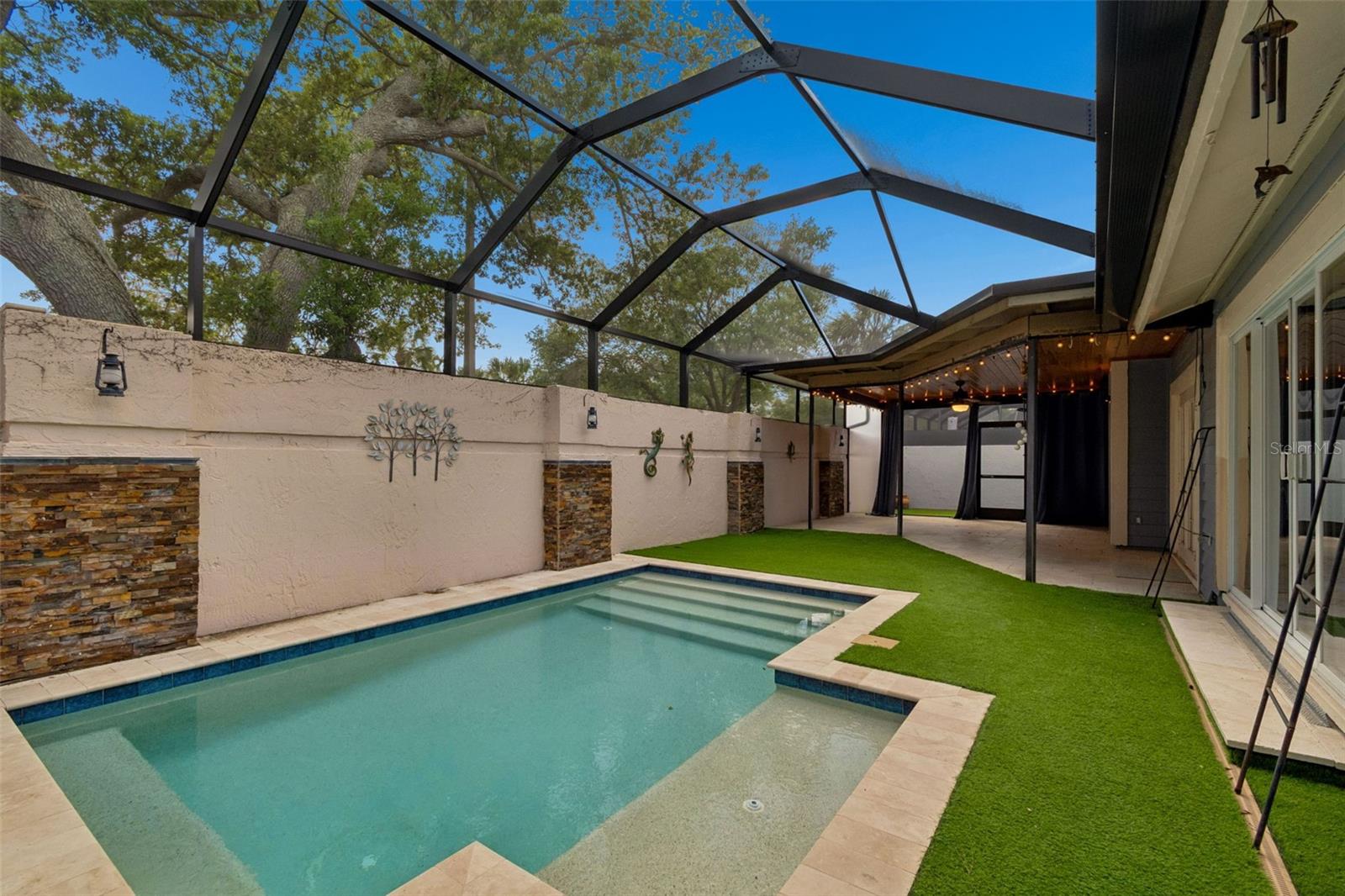 14675 VILLAGE GLEN CIR