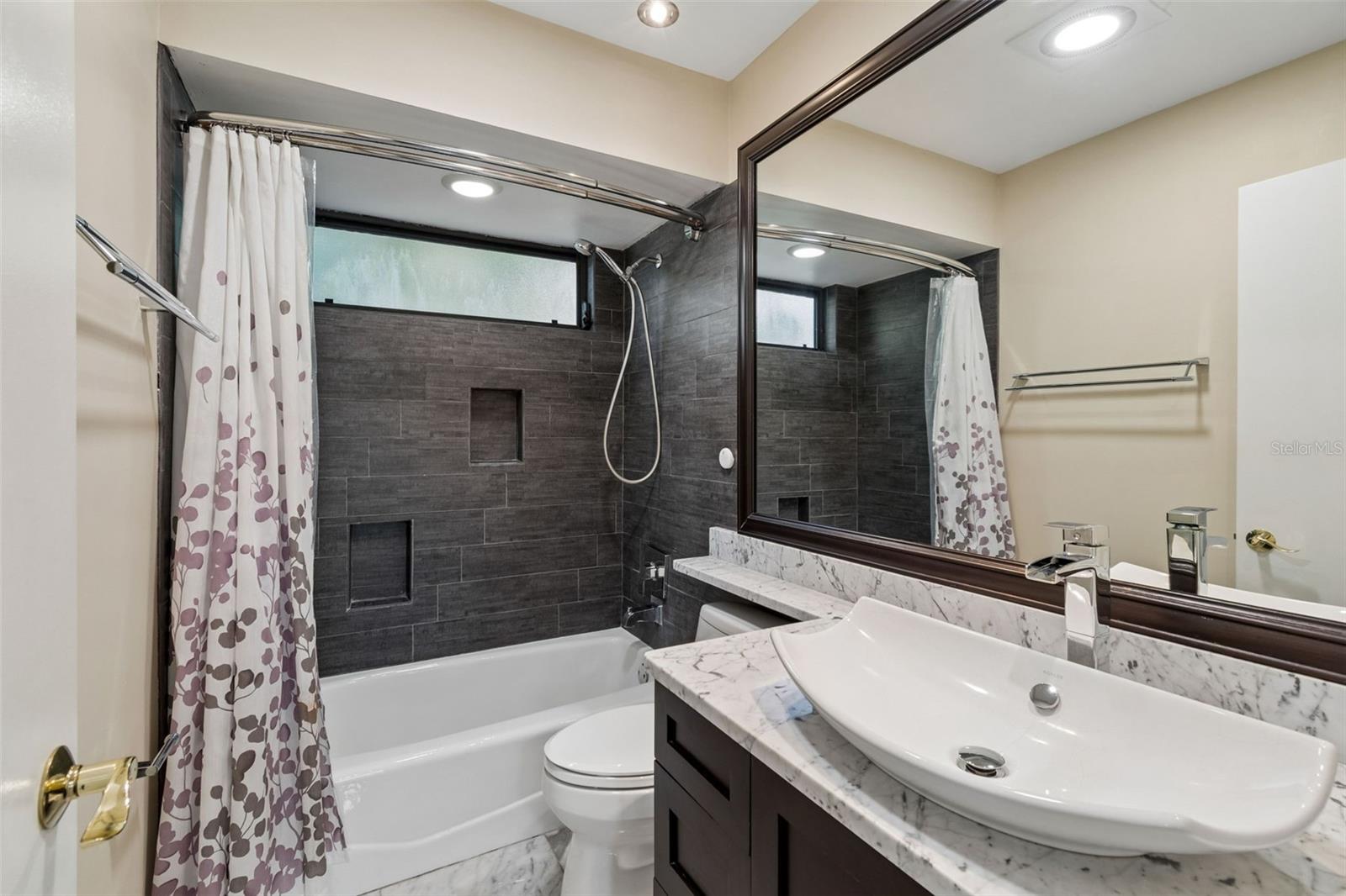14675 VILLAGE GLEN CIR