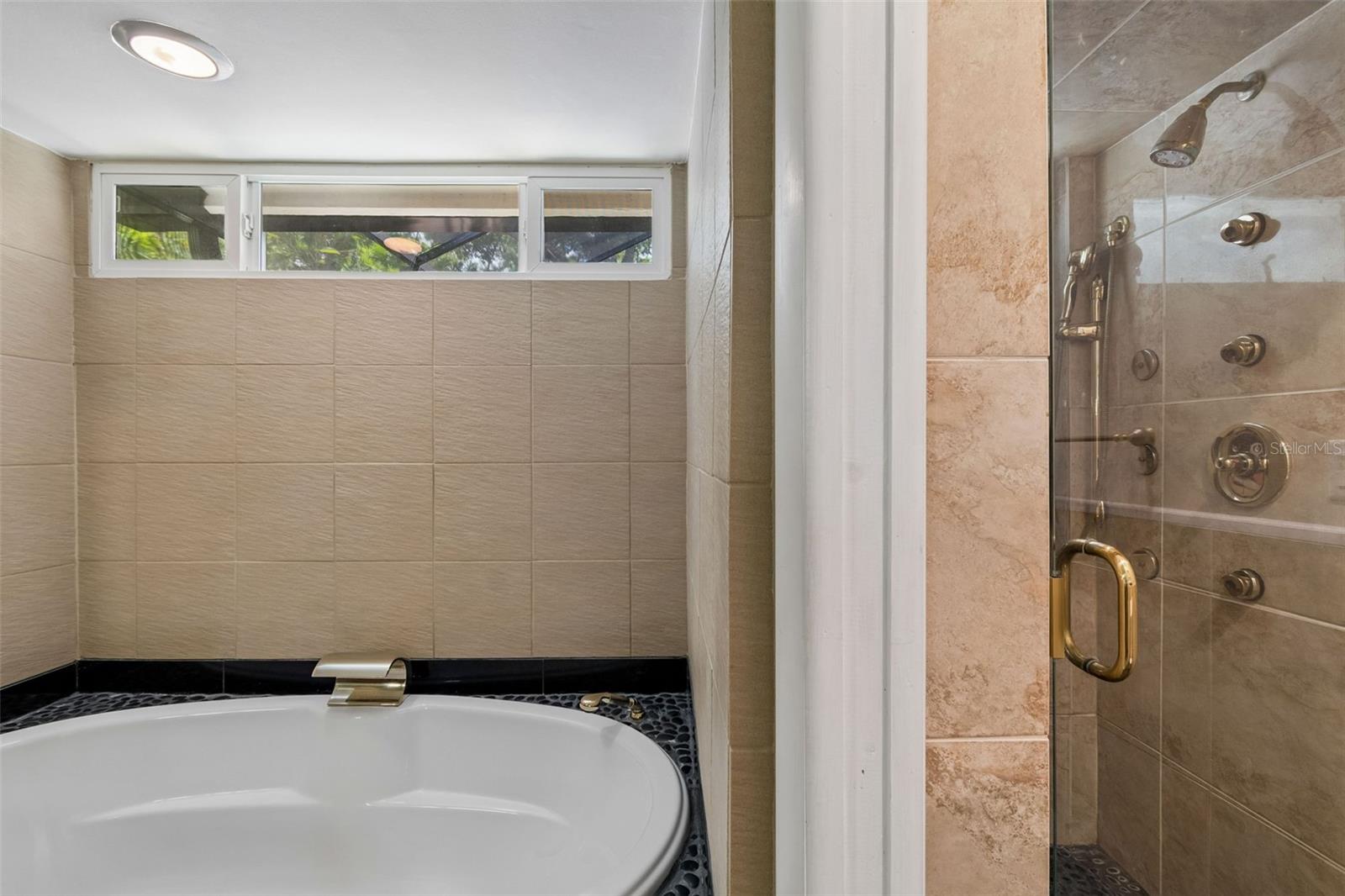 14675 VILLAGE GLEN CIR