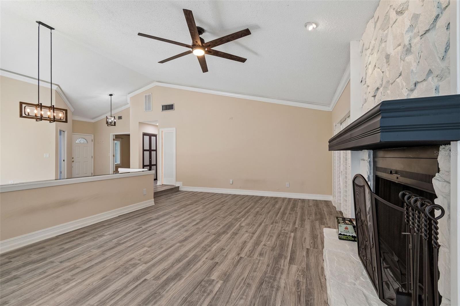 14675 VILLAGE GLEN CIR