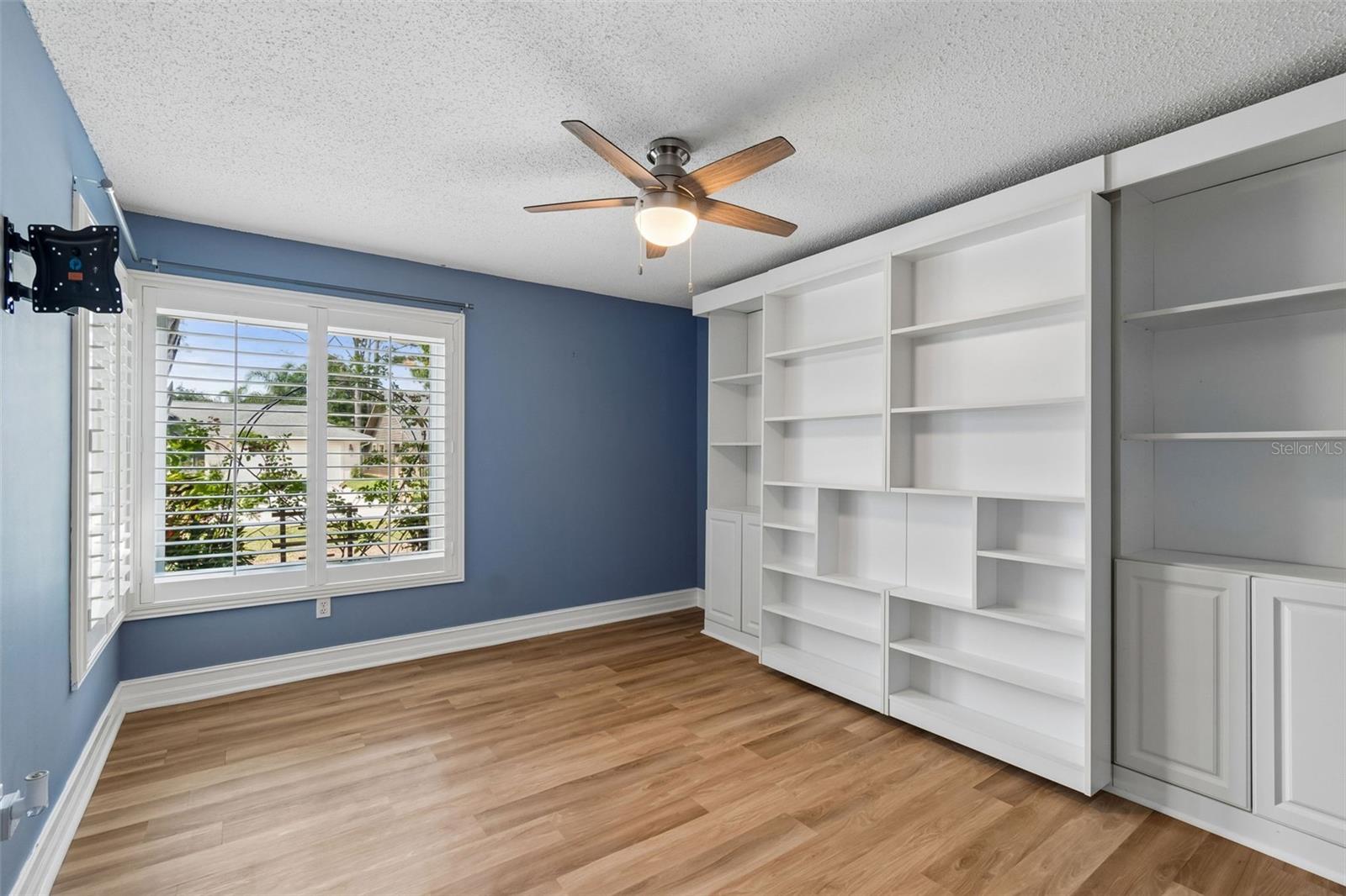 14675 VILLAGE GLEN CIR