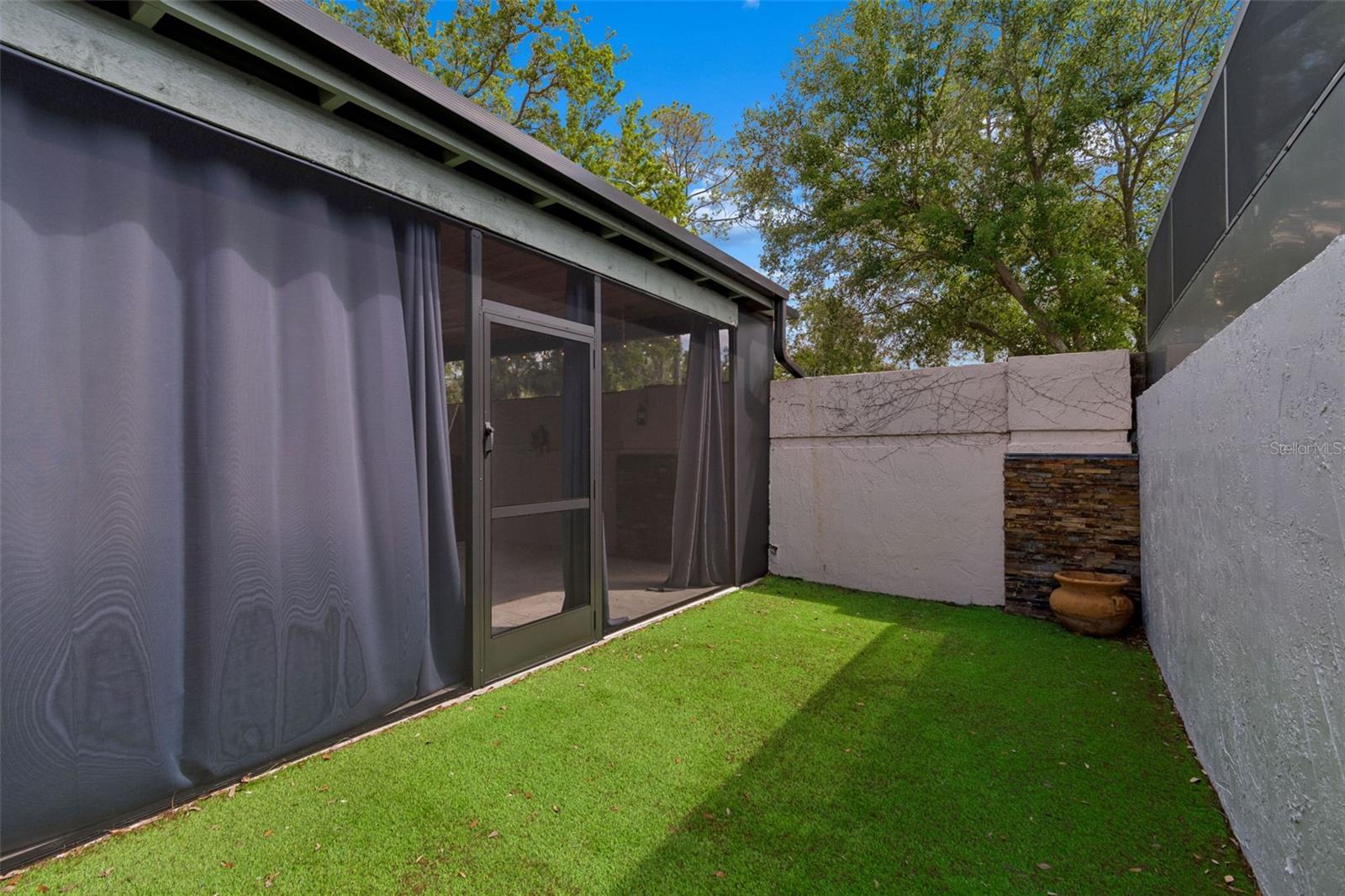 14675 VILLAGE GLEN CIR