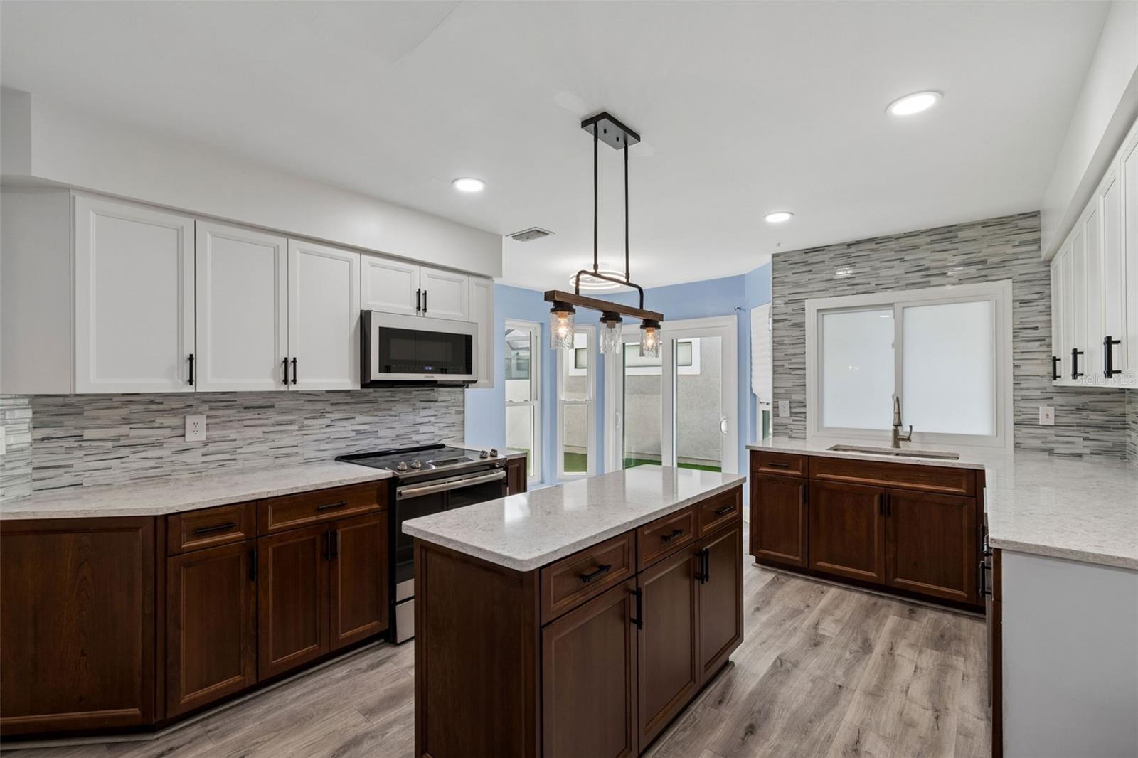 14675 VILLAGE GLEN CIR