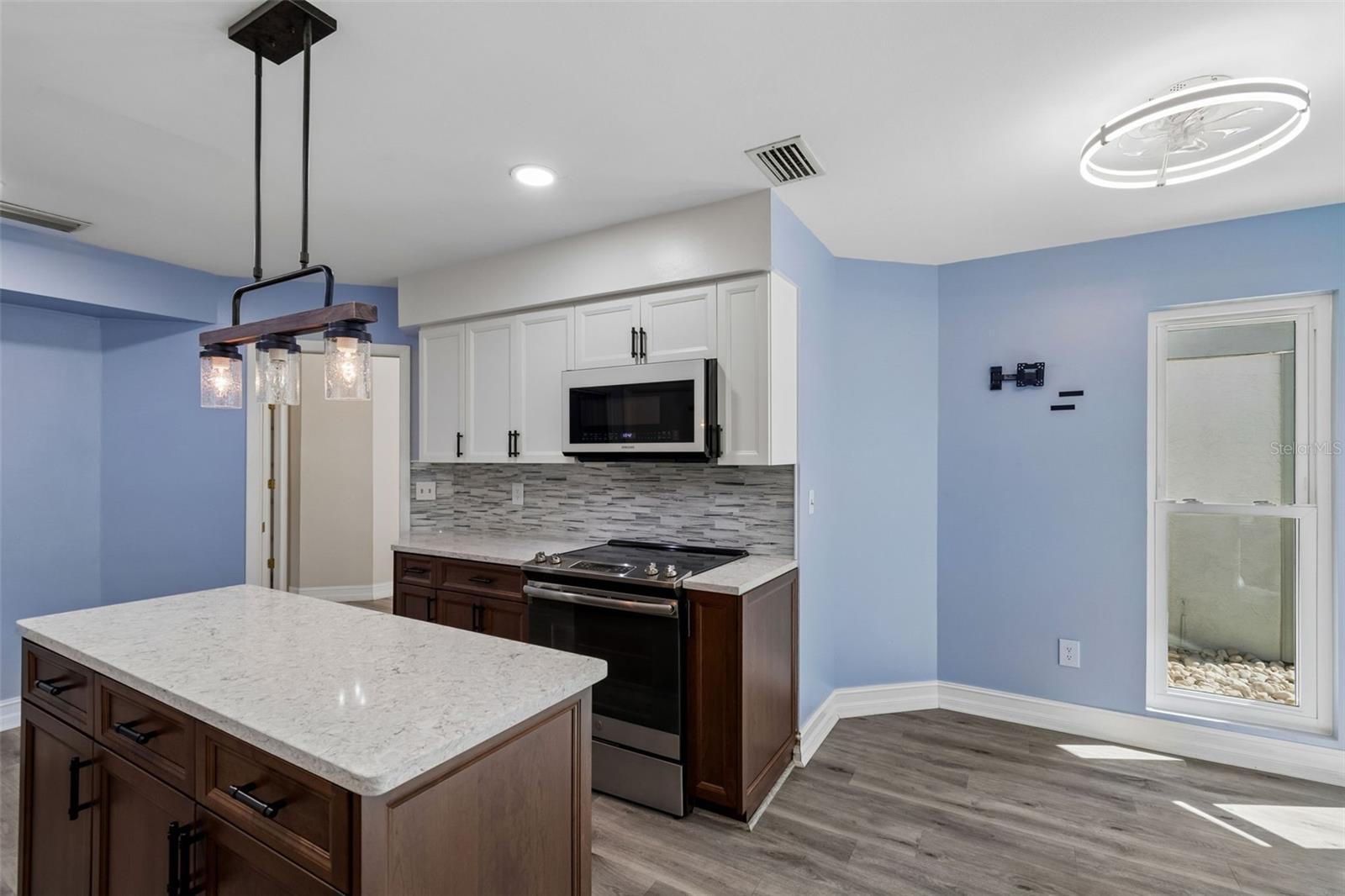 14675 VILLAGE GLEN CIR