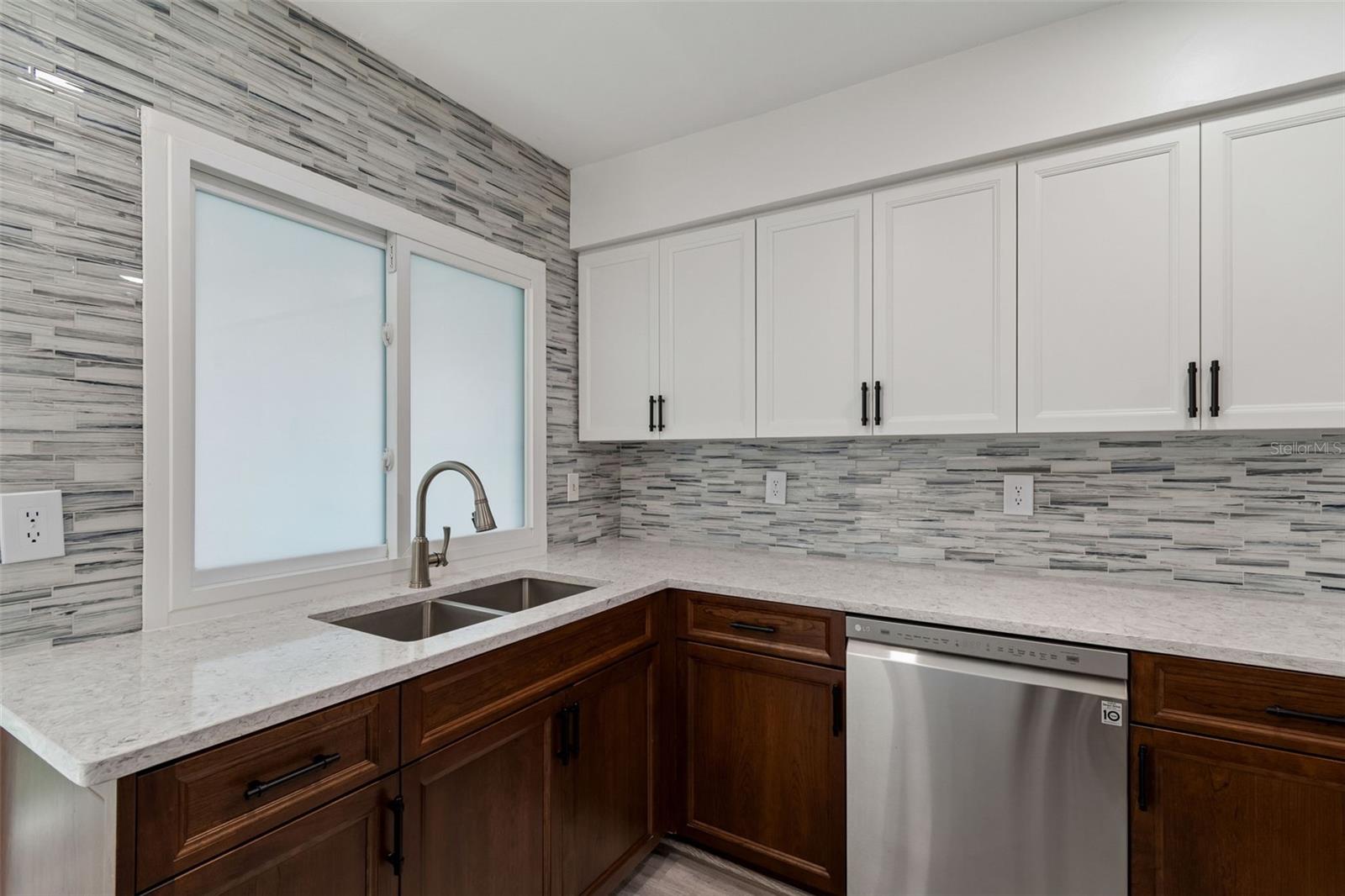 14675 VILLAGE GLEN CIR