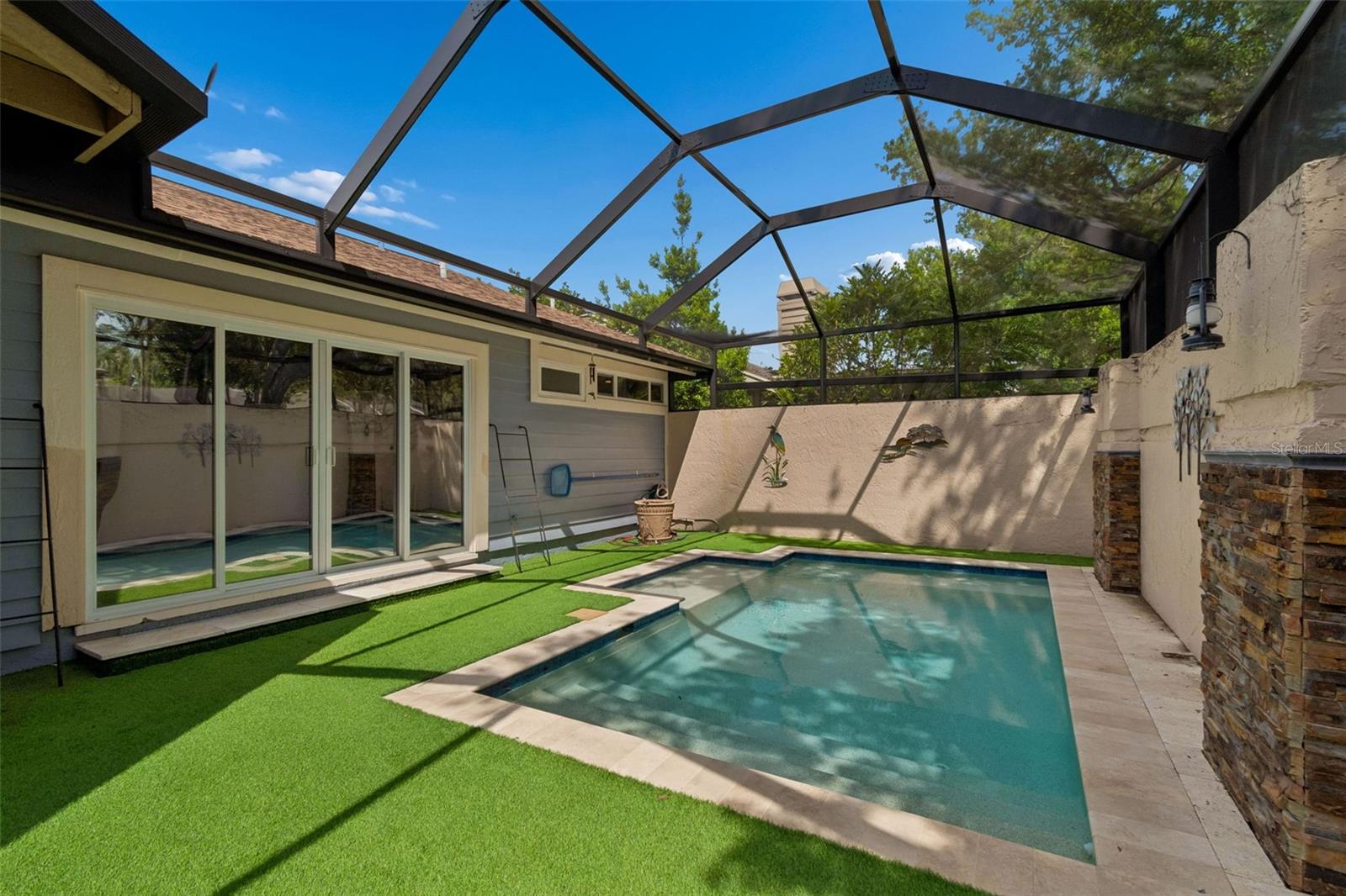 14675 VILLAGE GLEN CIR