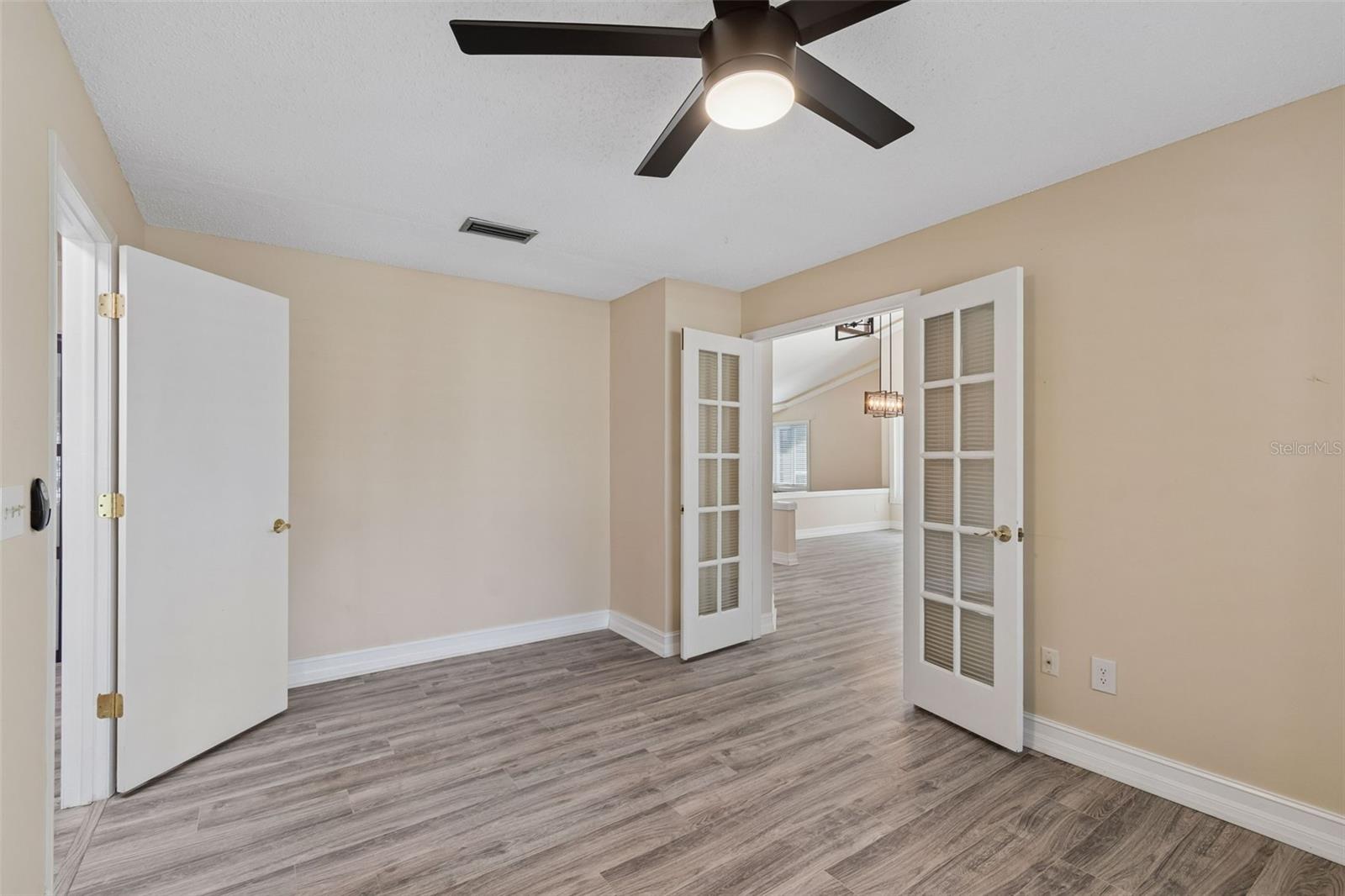 14675 VILLAGE GLEN CIR