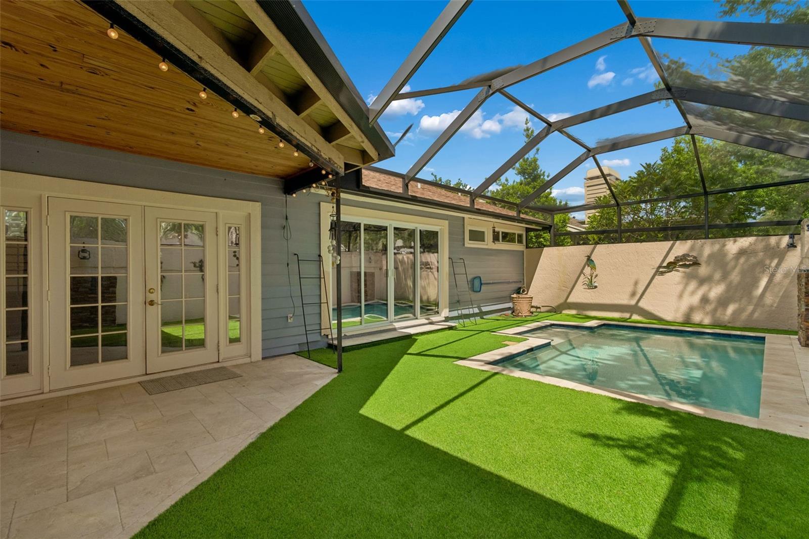 14675 VILLAGE GLEN CIR