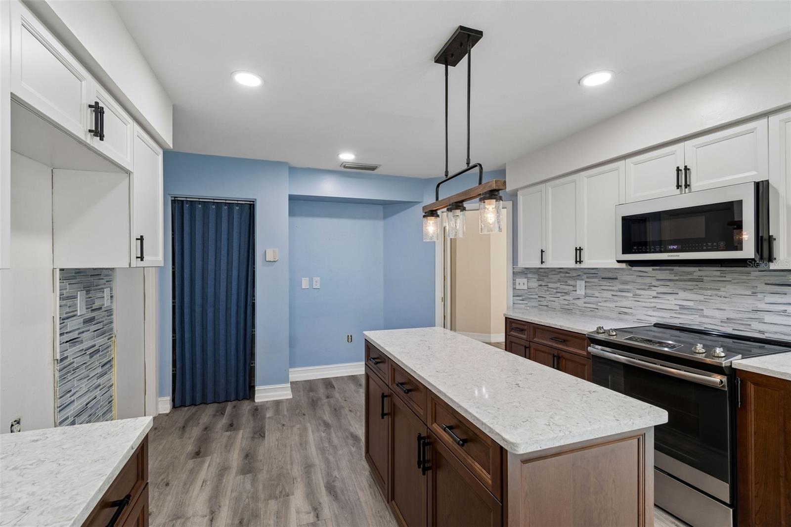 14675 VILLAGE GLEN CIR