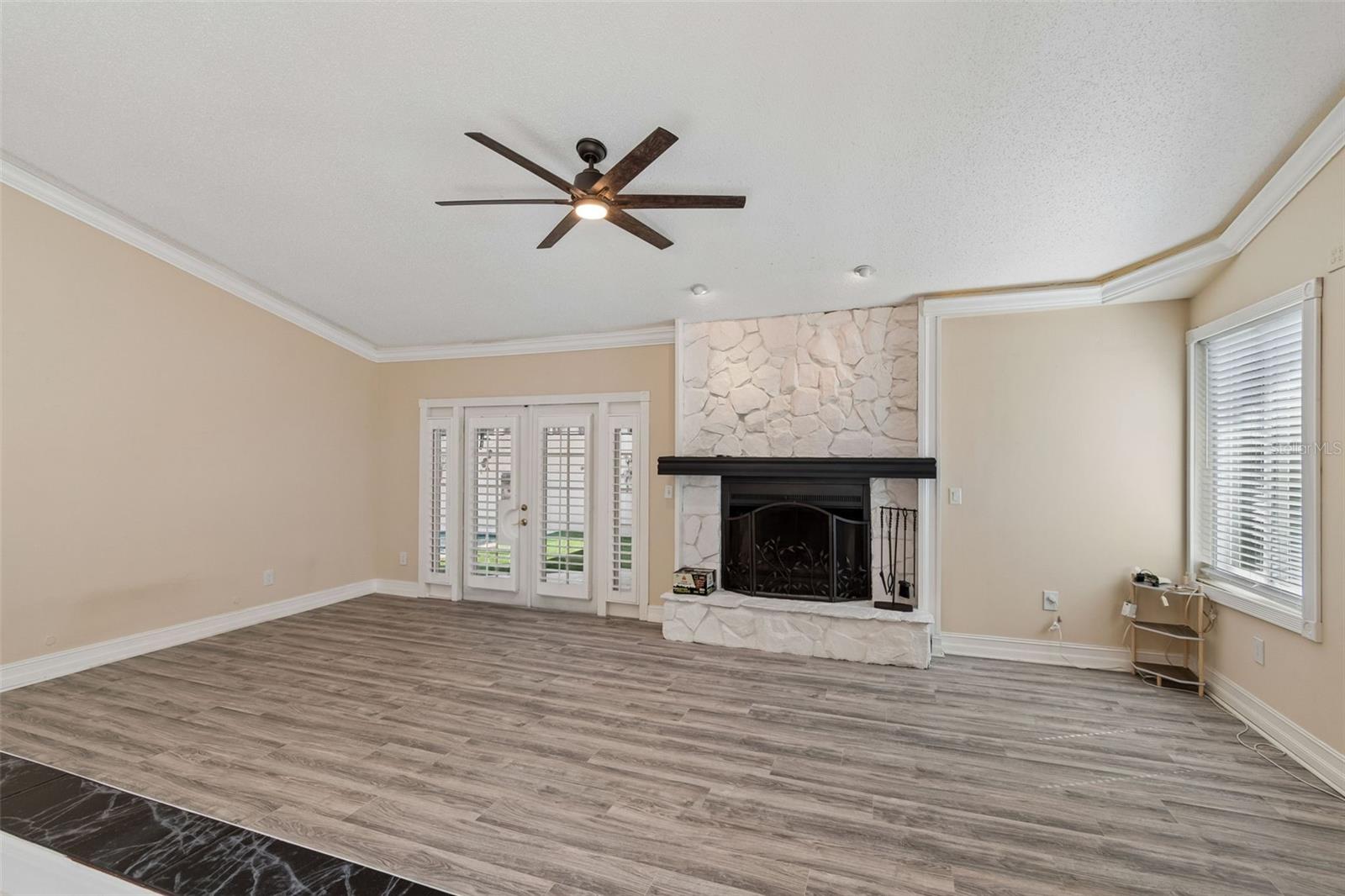 14675 VILLAGE GLEN CIR