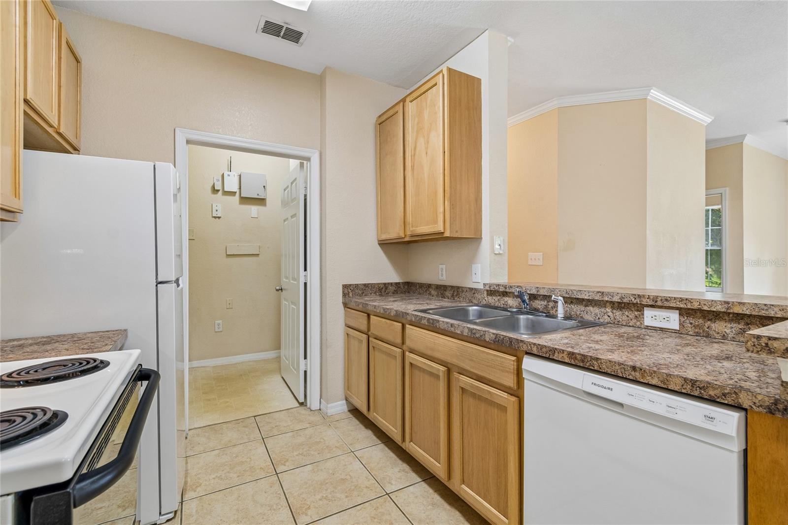 10203 COURTNEY PALMS BLVD #103