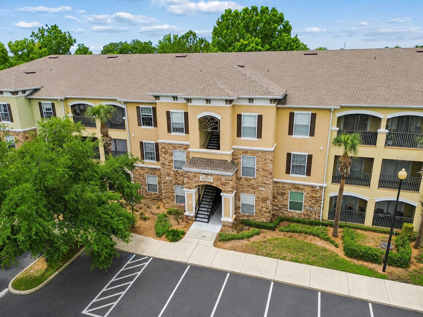 10203 COURTNEY PALMS BLVD #103