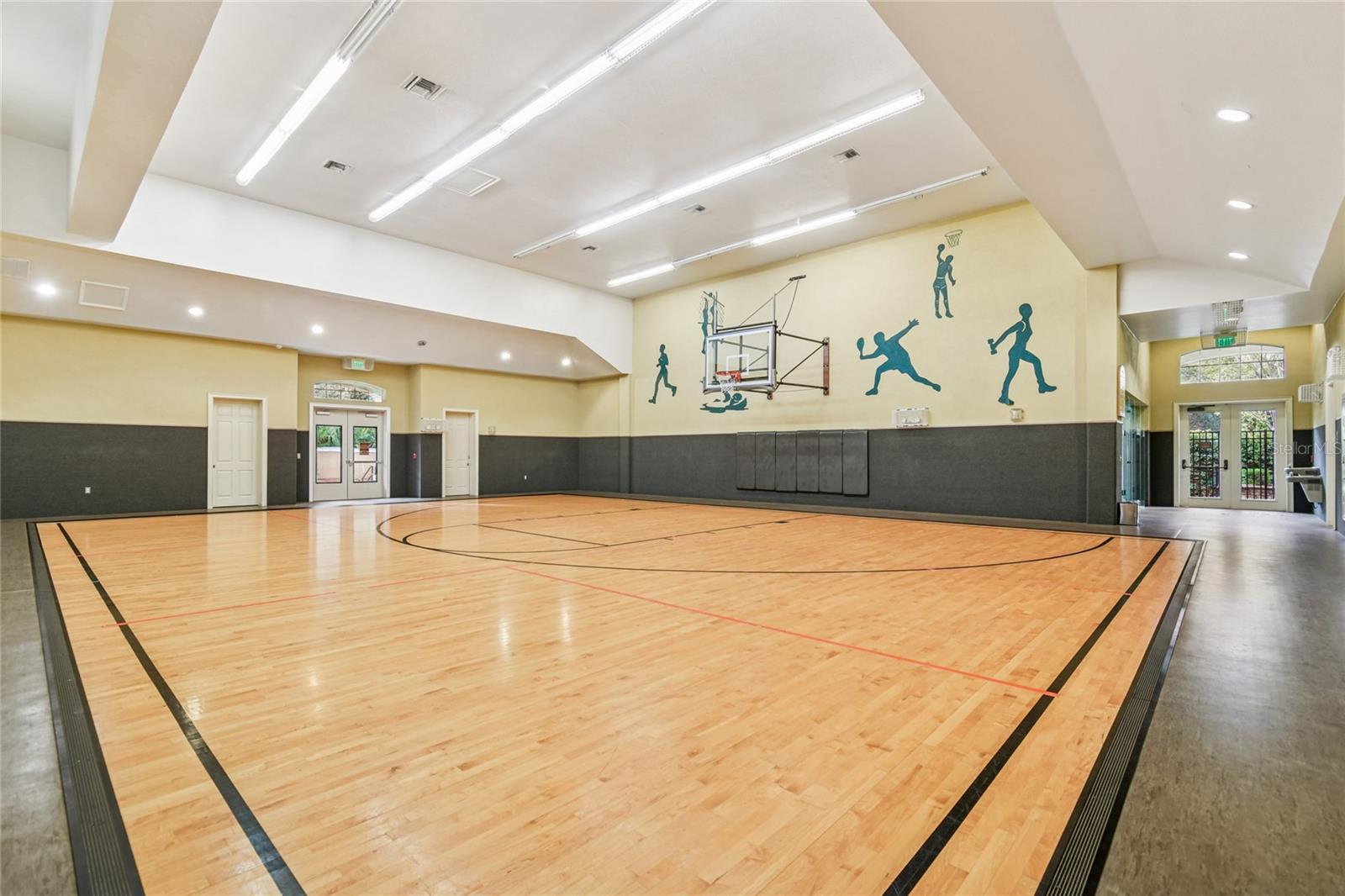 10203 COURTNEY PALMS BLVD #103