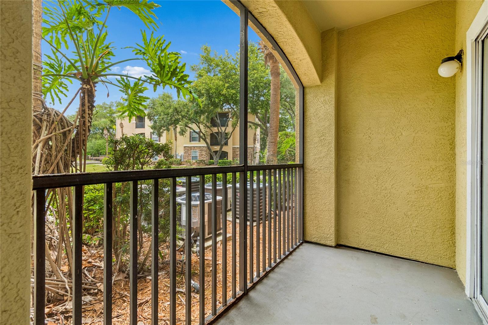 10203 COURTNEY PALMS BLVD #103