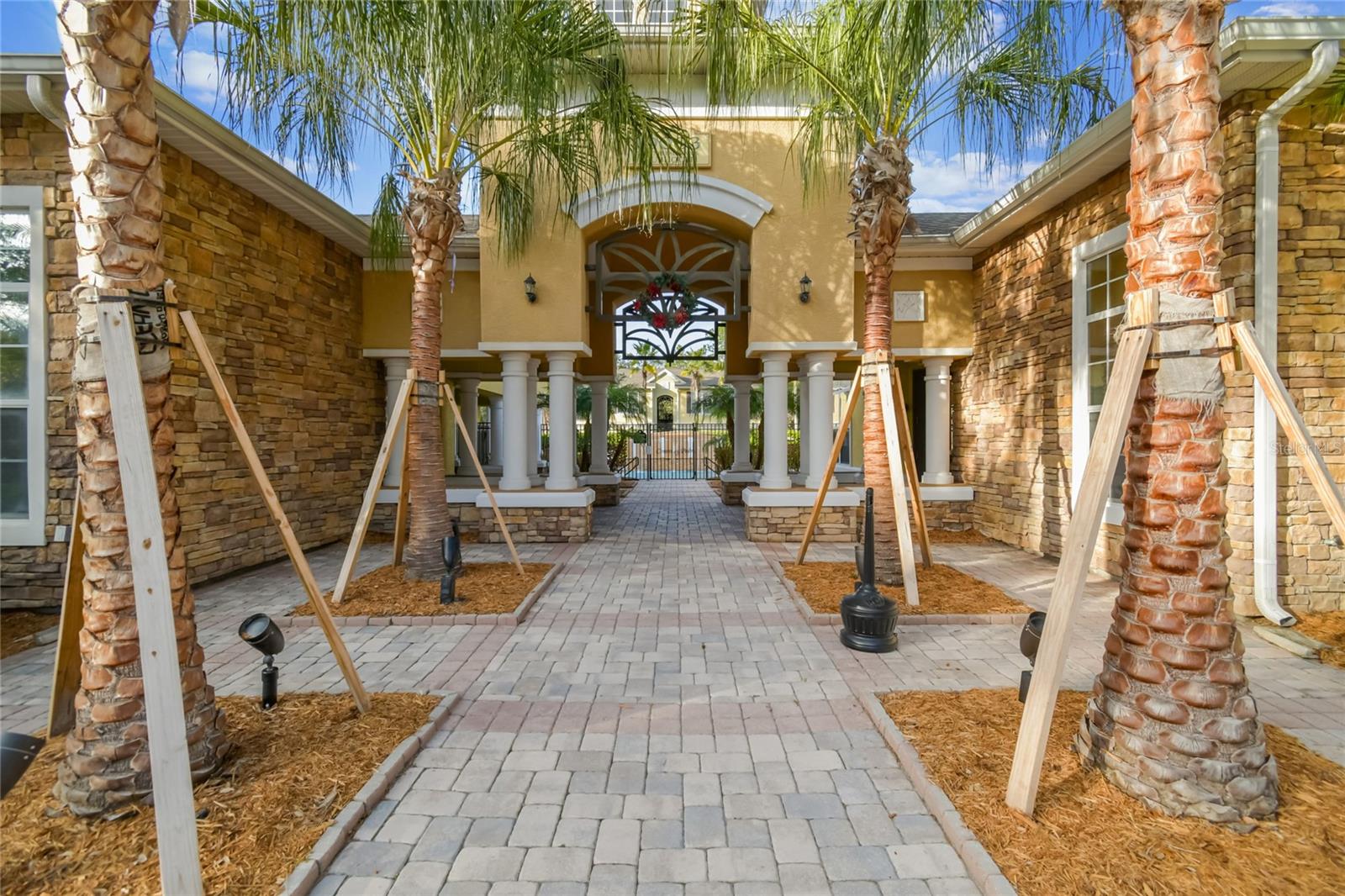 10203 COURTNEY PALMS BLVD #103