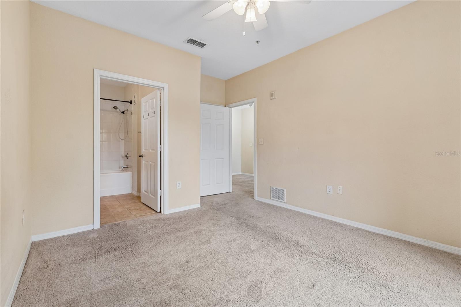 10203 COURTNEY PALMS BLVD #103