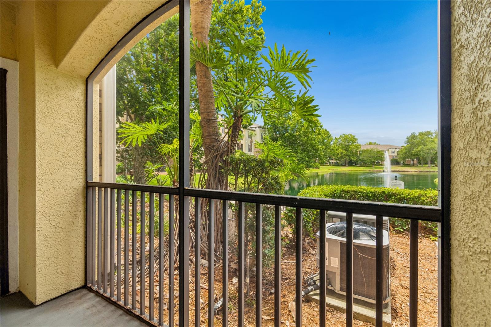 10203 COURTNEY PALMS BLVD #103