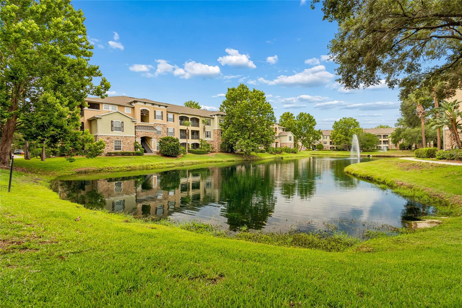 10203 COURTNEY PALMS BLVD #103