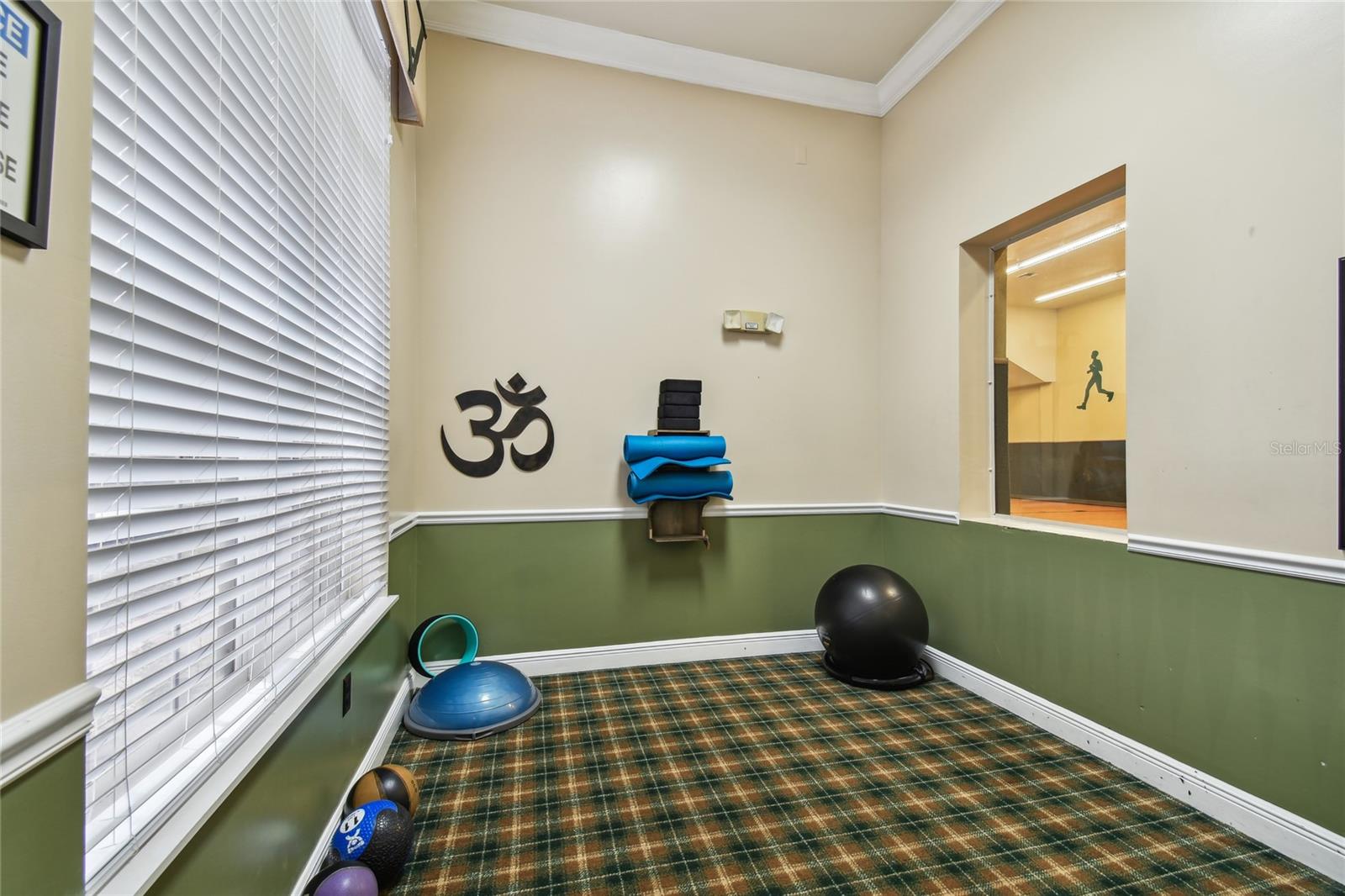 10203 COURTNEY PALMS BLVD #103