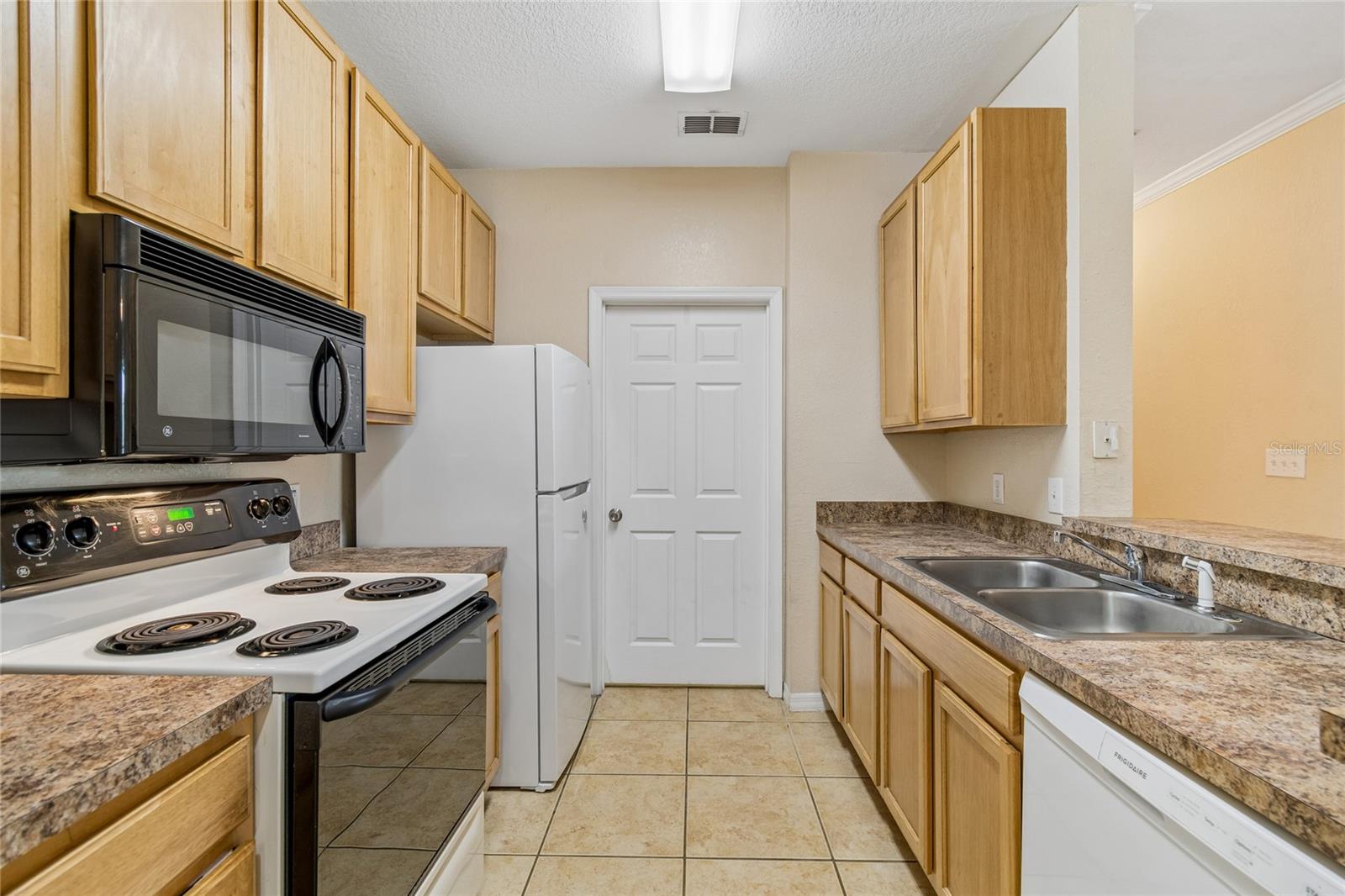 10203 COURTNEY PALMS BLVD #103
