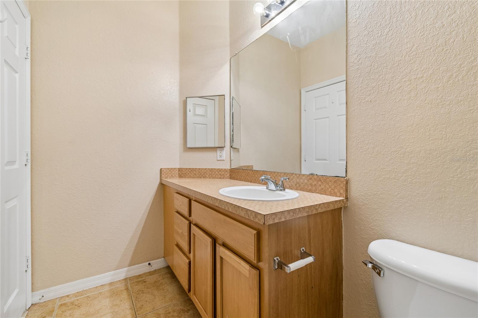 10203 COURTNEY PALMS BLVD #103
