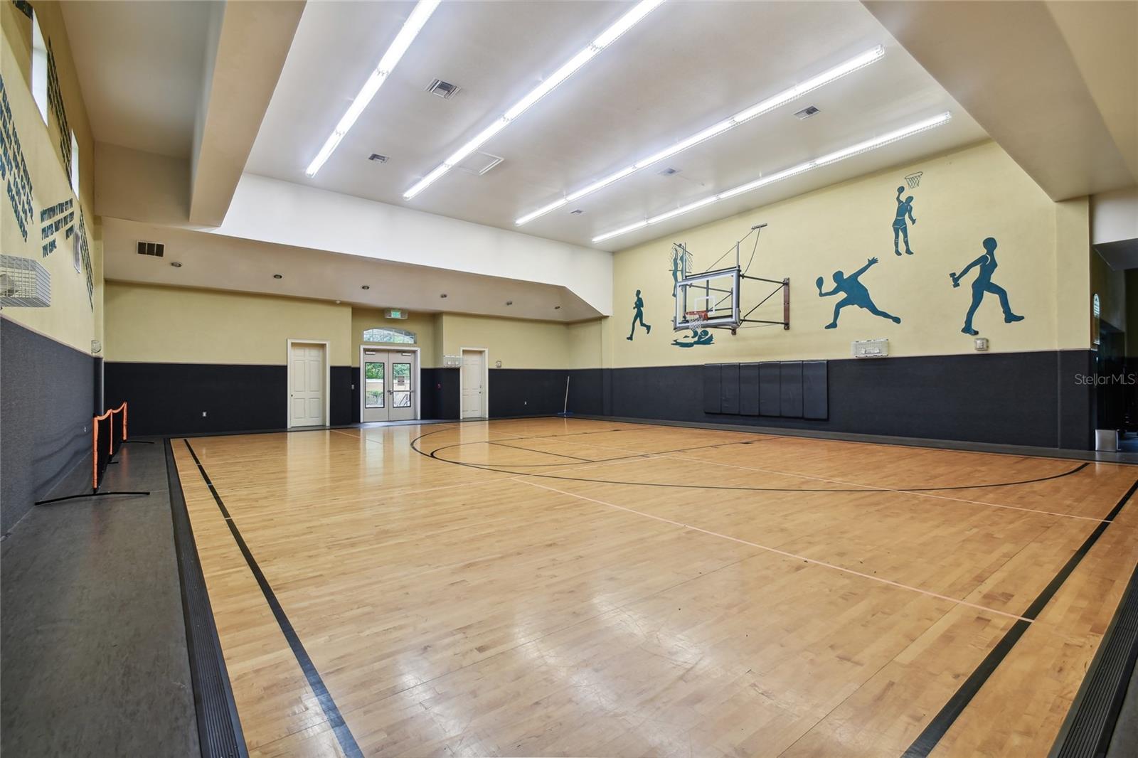 10203 COURTNEY PALMS BLVD #103