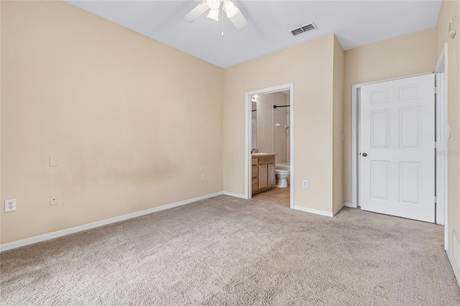 10203 COURTNEY PALMS BLVD #103