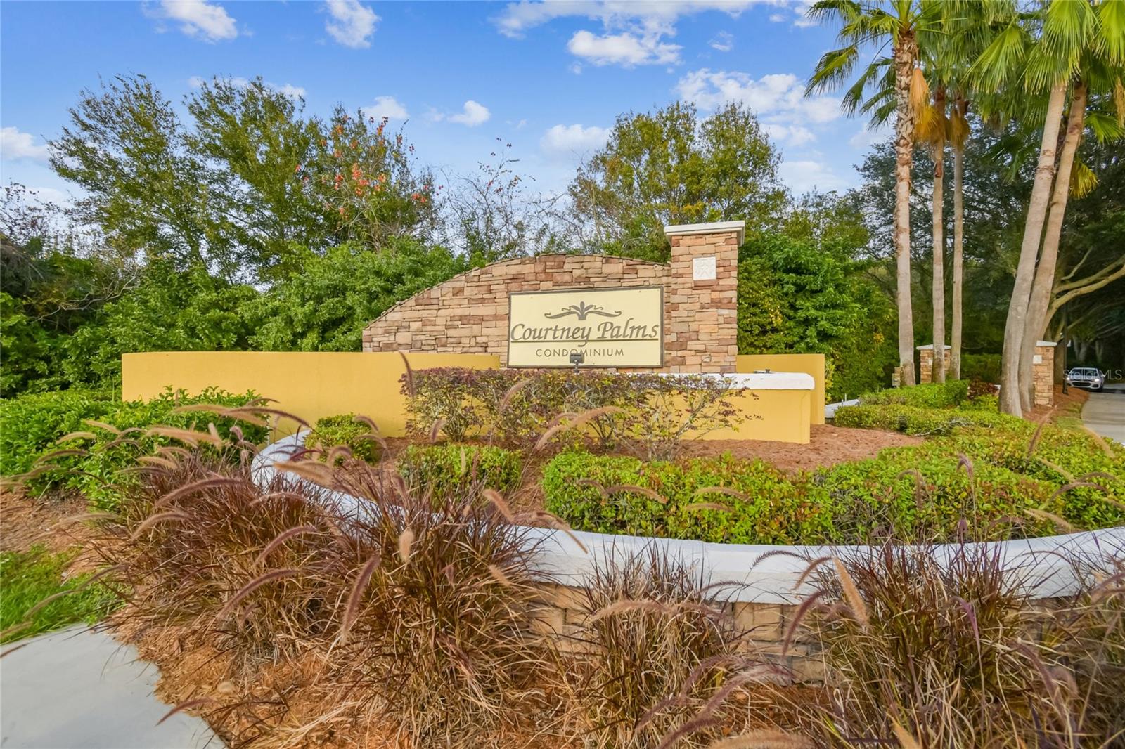 10203 COURTNEY PALMS BLVD #103