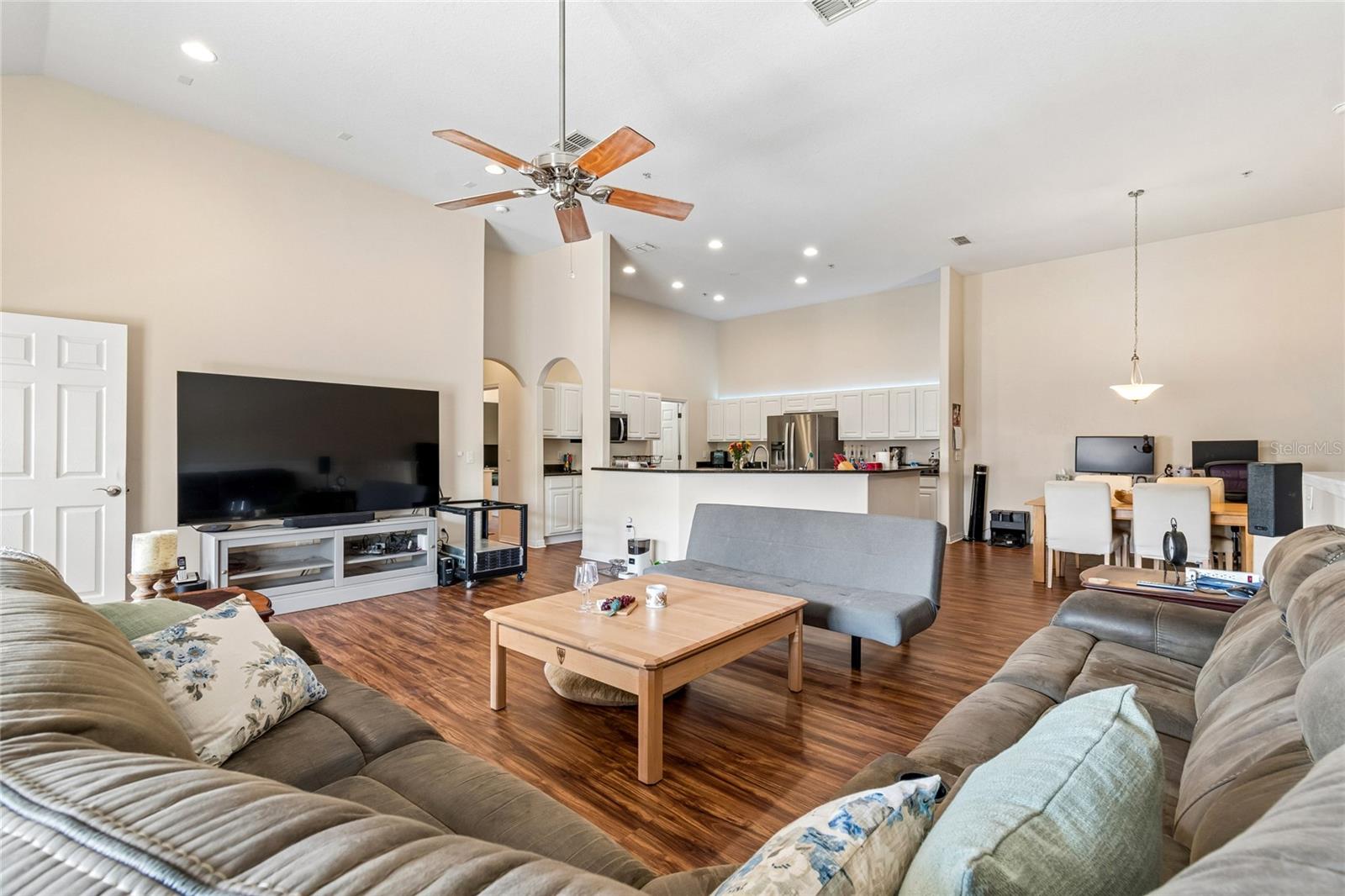 21041 SUNPOINT WAY #201