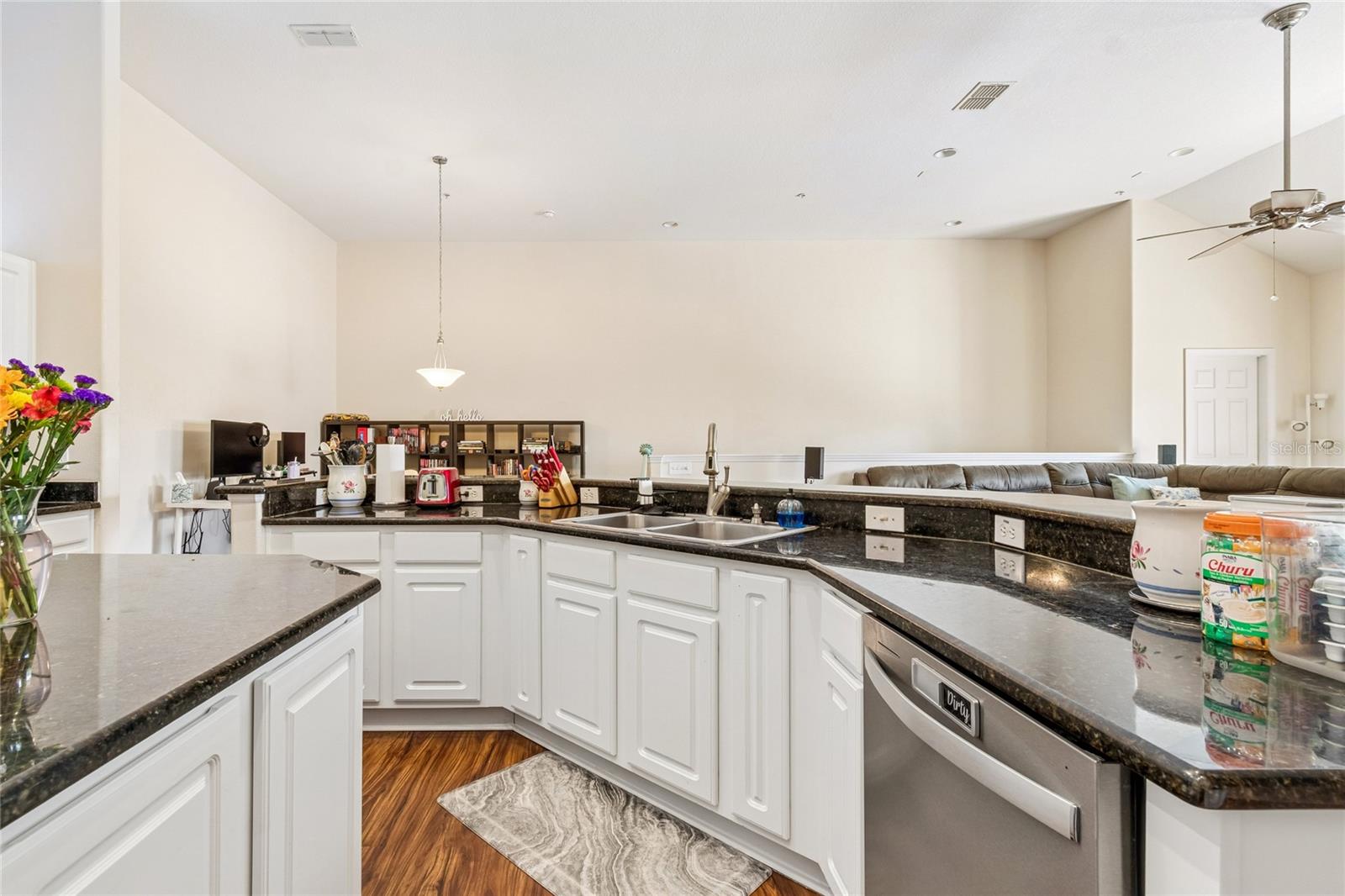 21041 SUNPOINT WAY #201