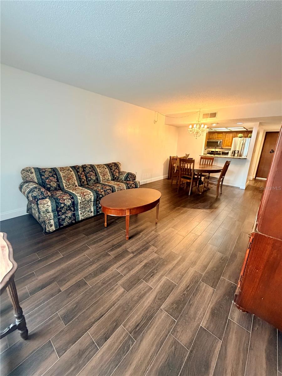 13602 S VILLAGE DR #1106
