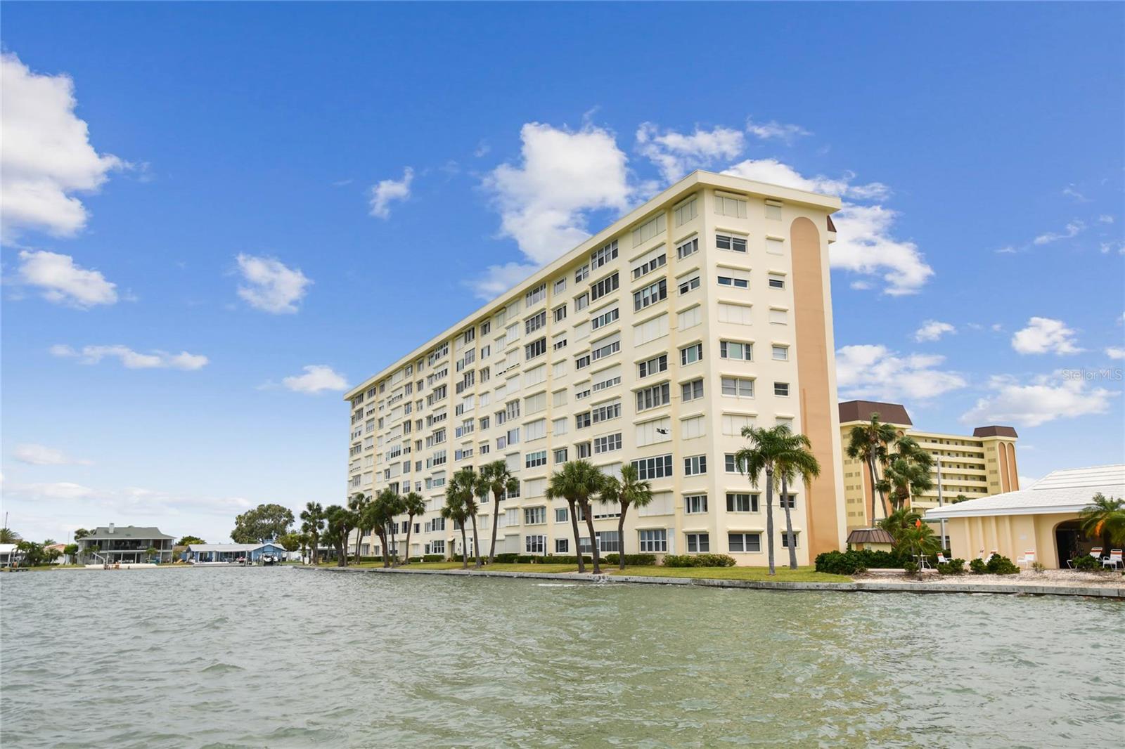 4575 COVE CIR #101