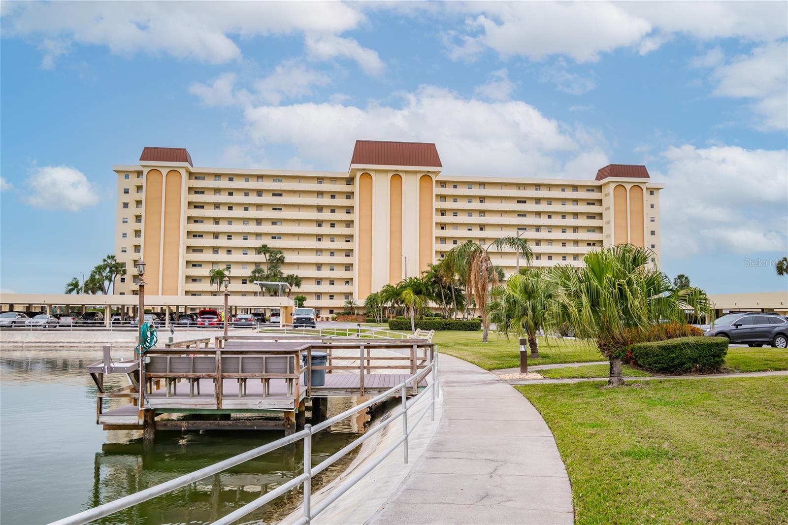 4575 COVE CIR #101
