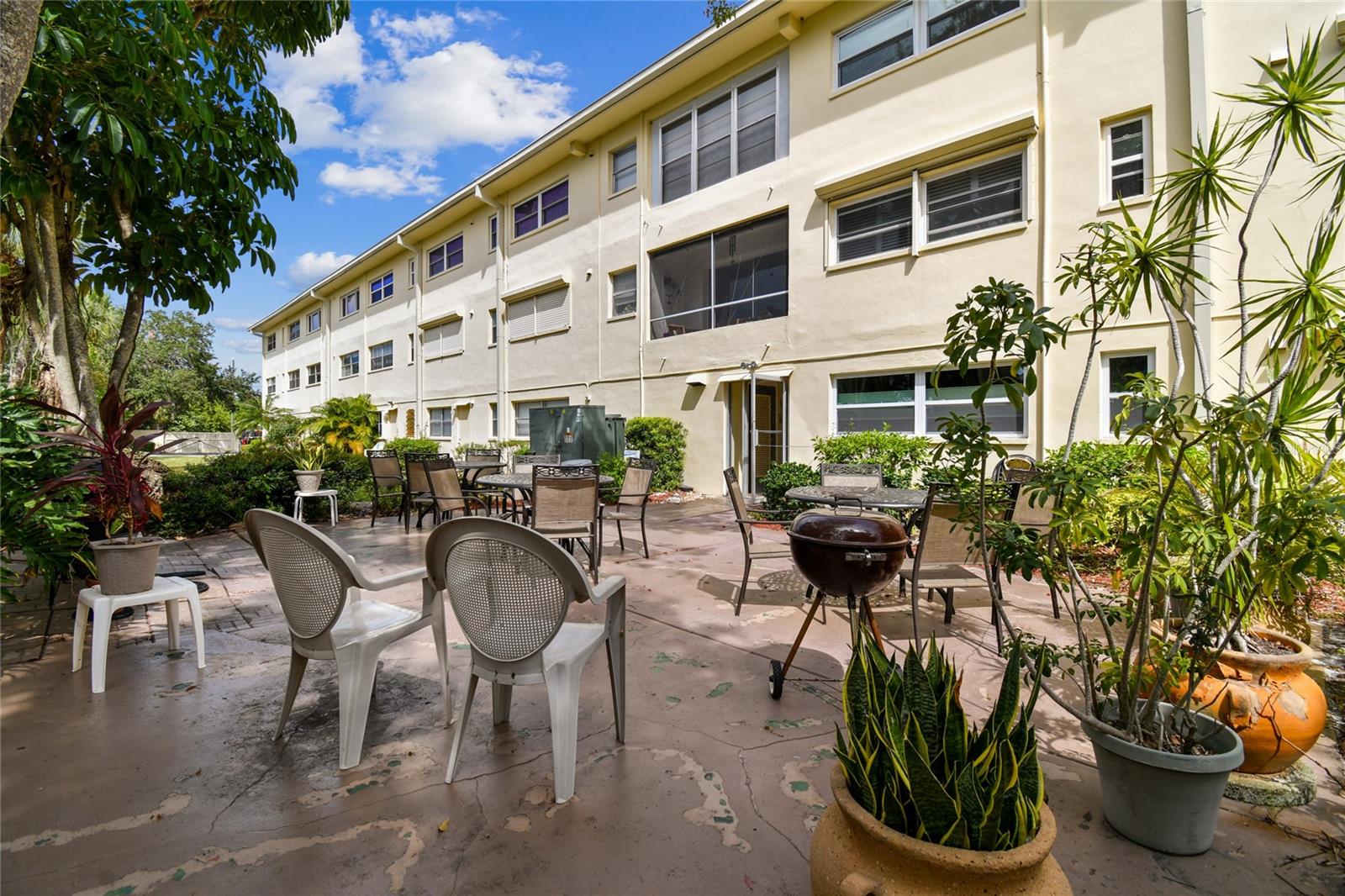 4575 COVE CIR #101