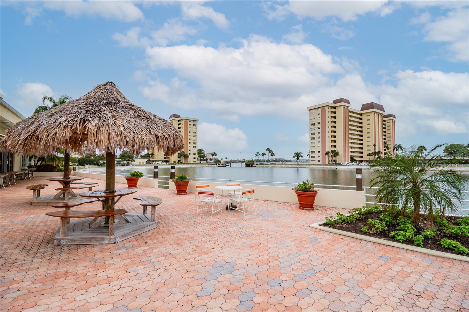 4575 COVE CIR #101