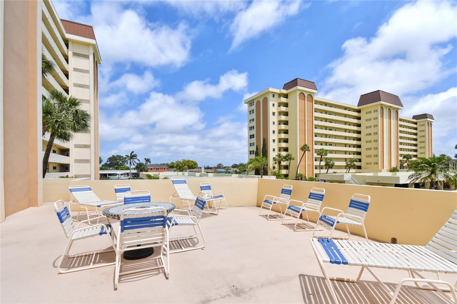 4575 COVE CIR #101