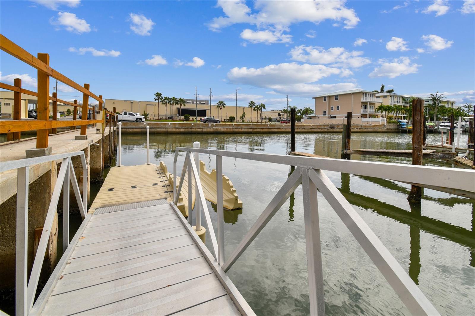 4575 COVE CIR #101