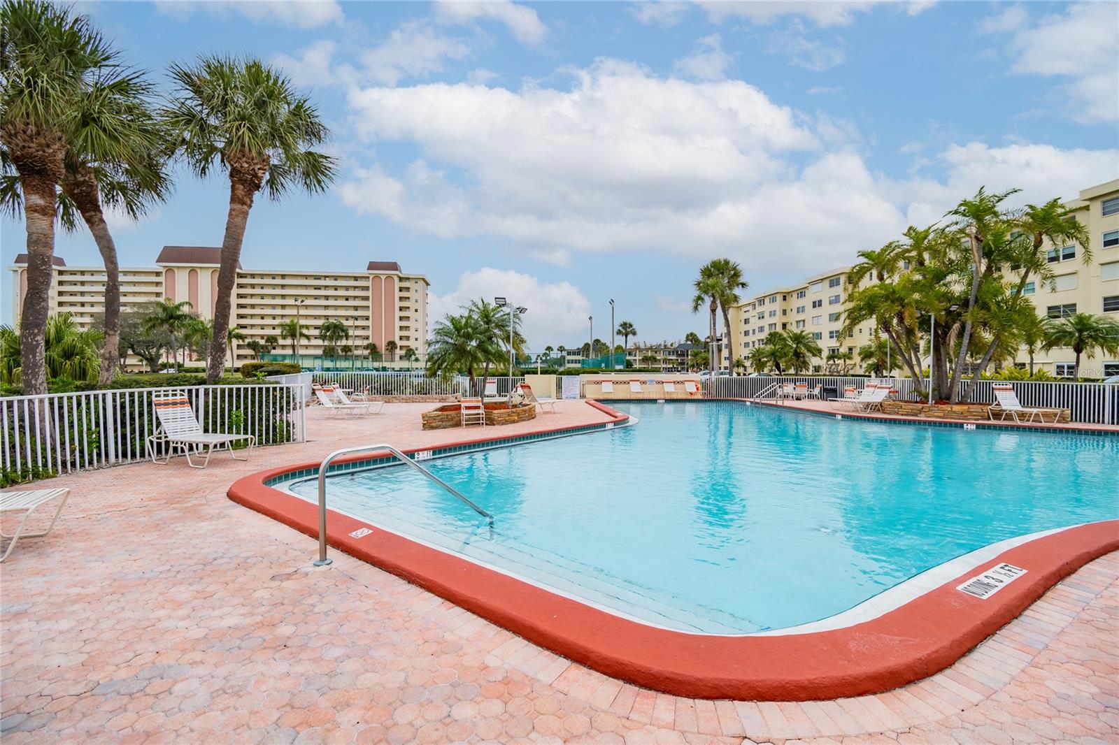 4575 COVE CIR #101