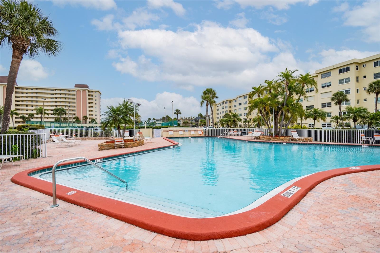 4575 COVE CIR #101