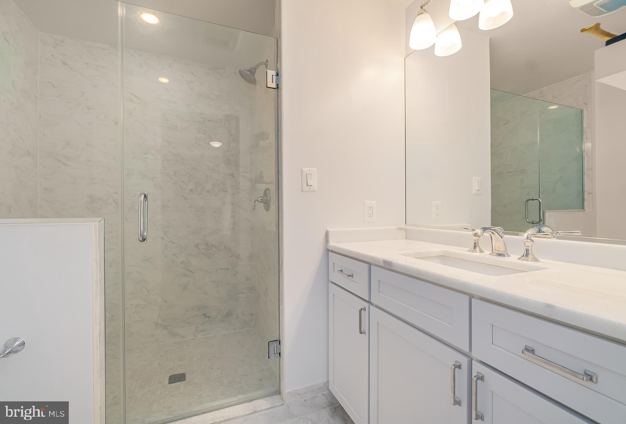 1340 NICHOLSON ST NW #5